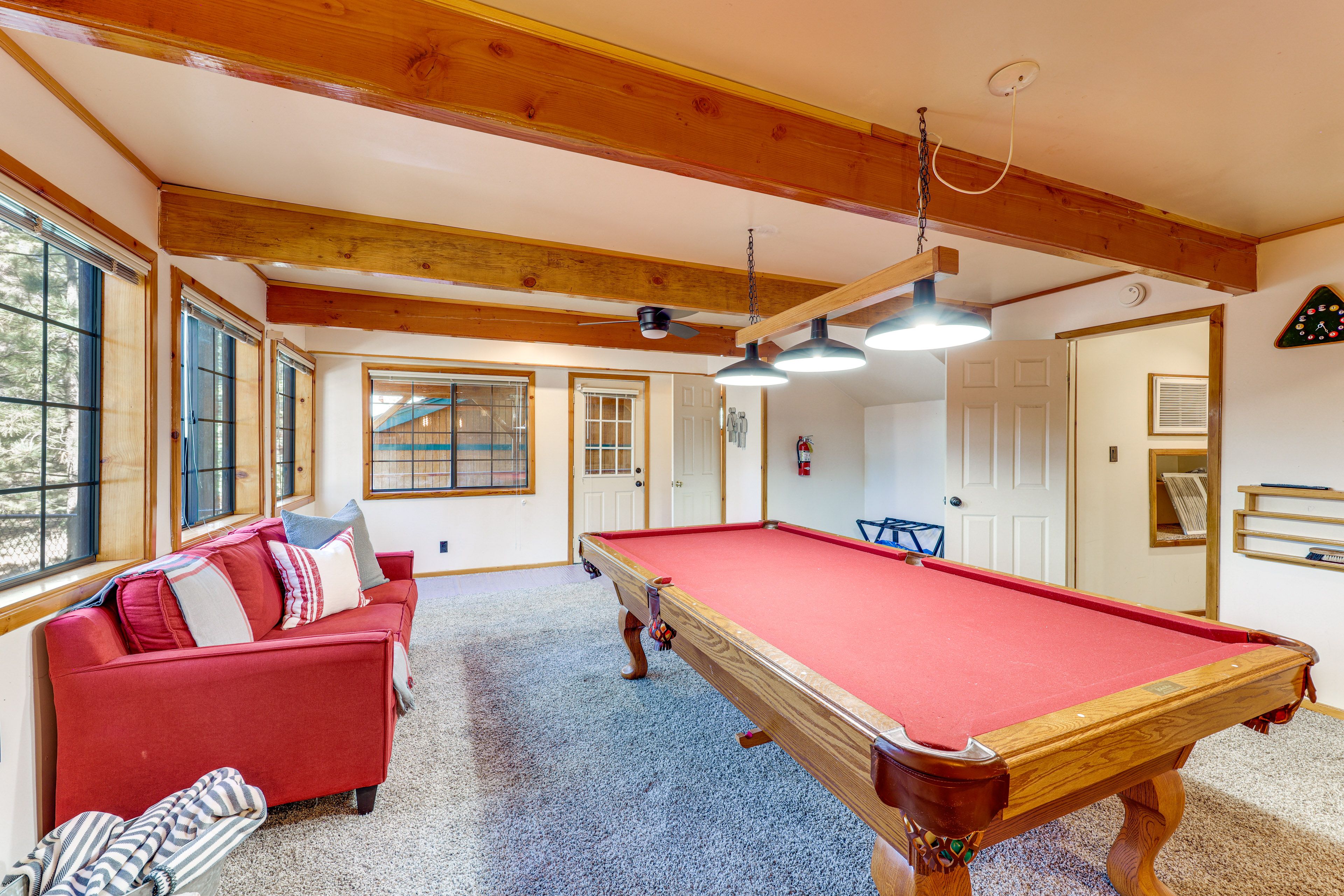 Game Room | Full Sleeper Sofa | Smart TV | Bar | 1st Floor
