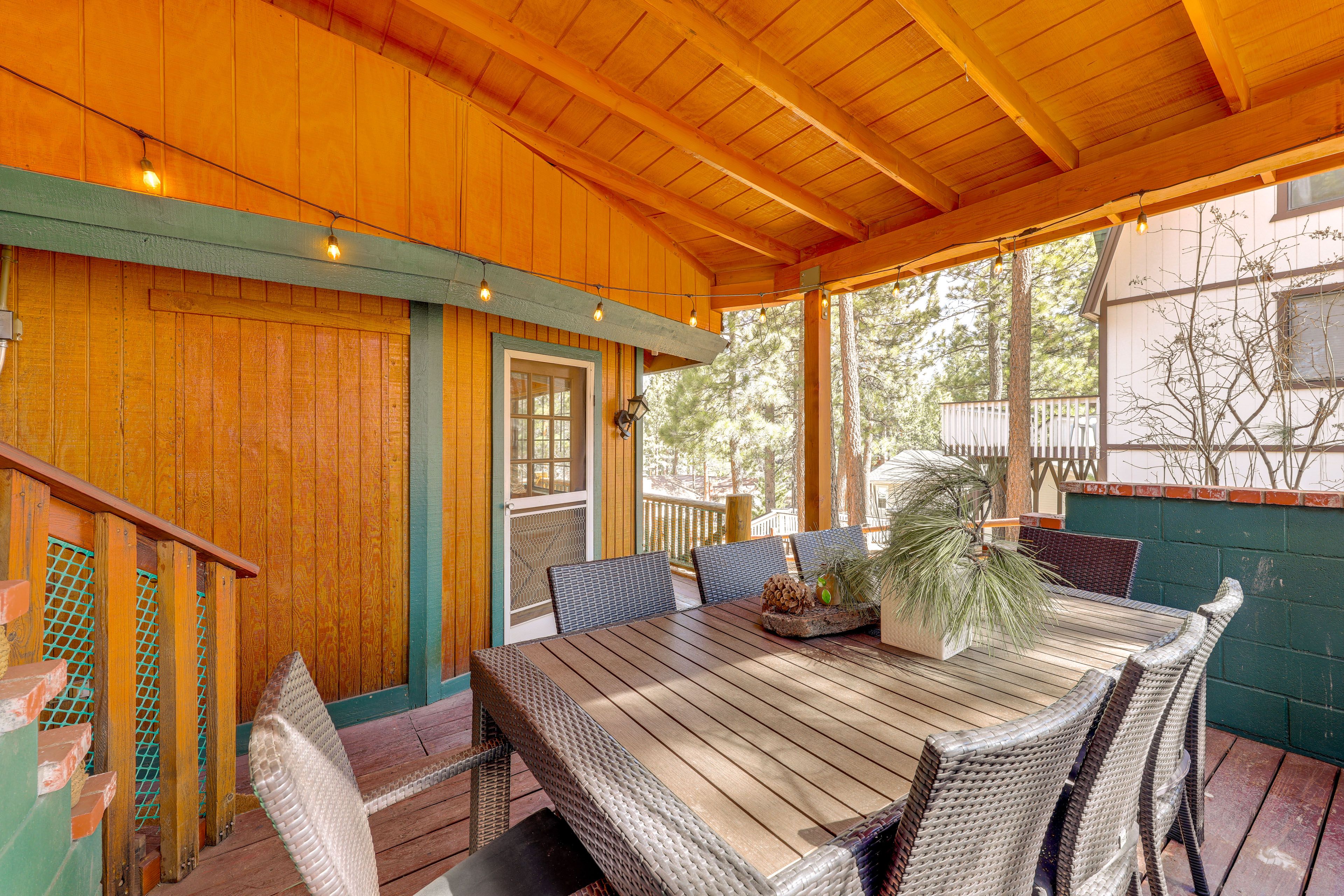 Lower Deck | Dining Area