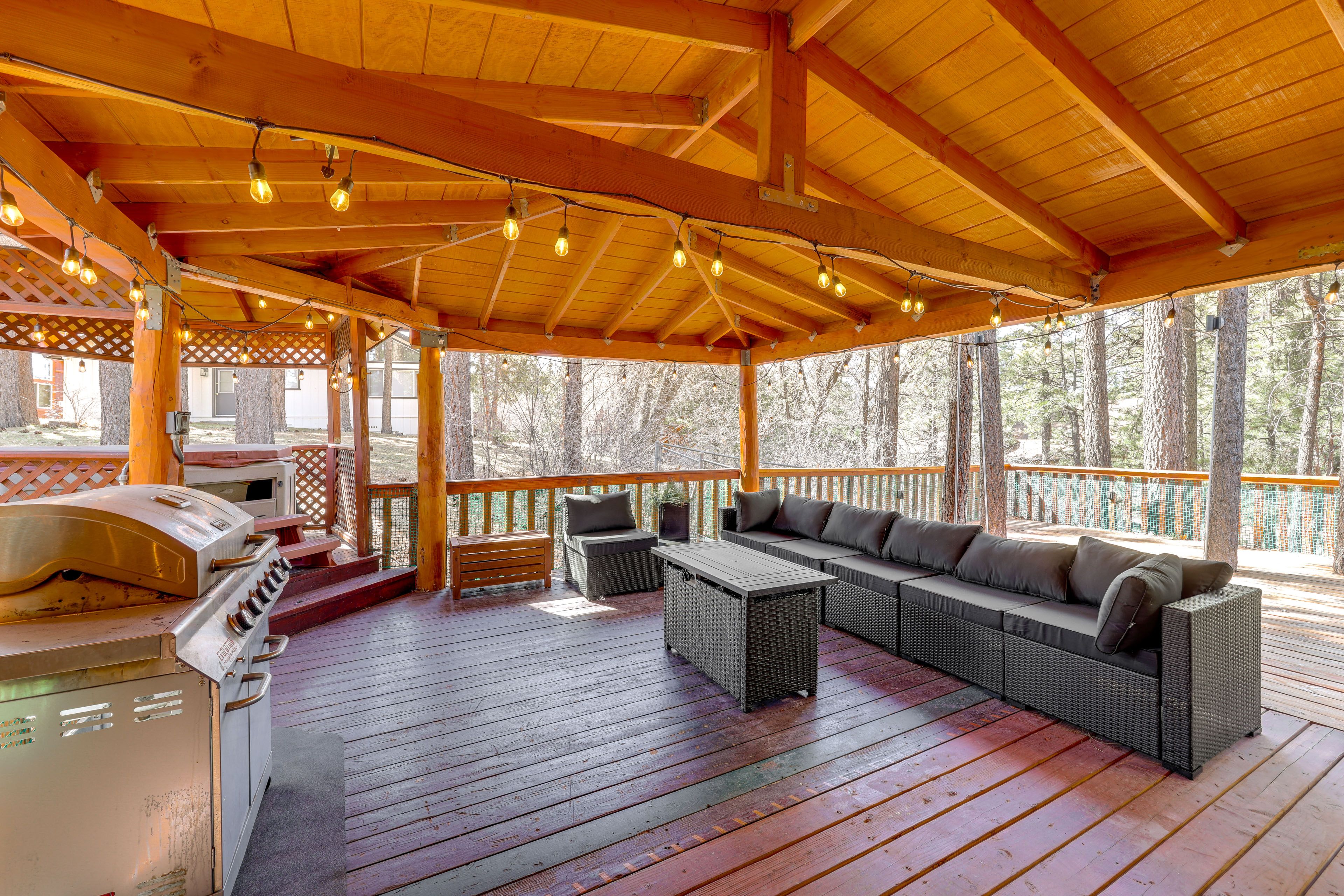 Upper Deck | Gas Grill