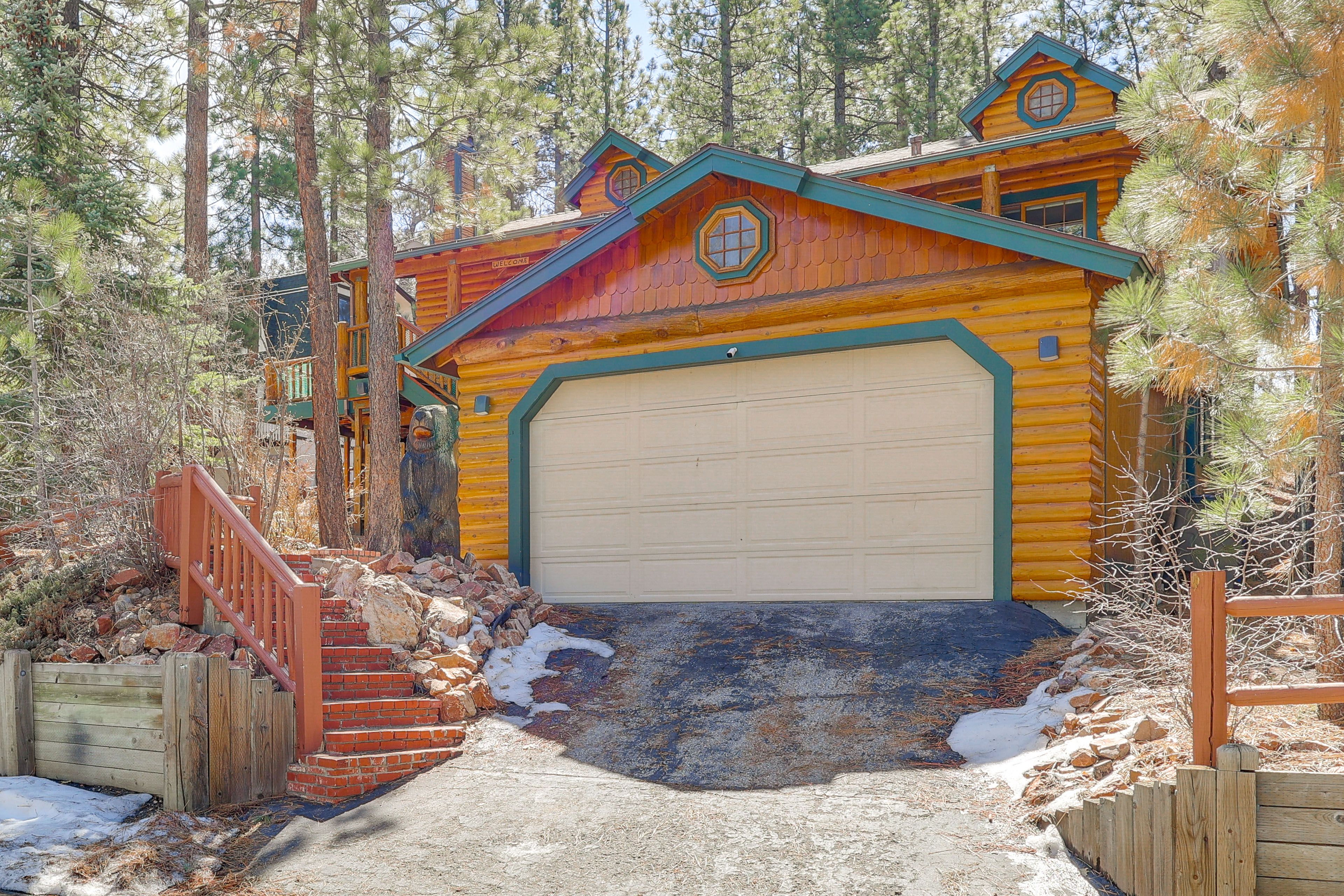 Parking | Driveway (3 Vehicles)