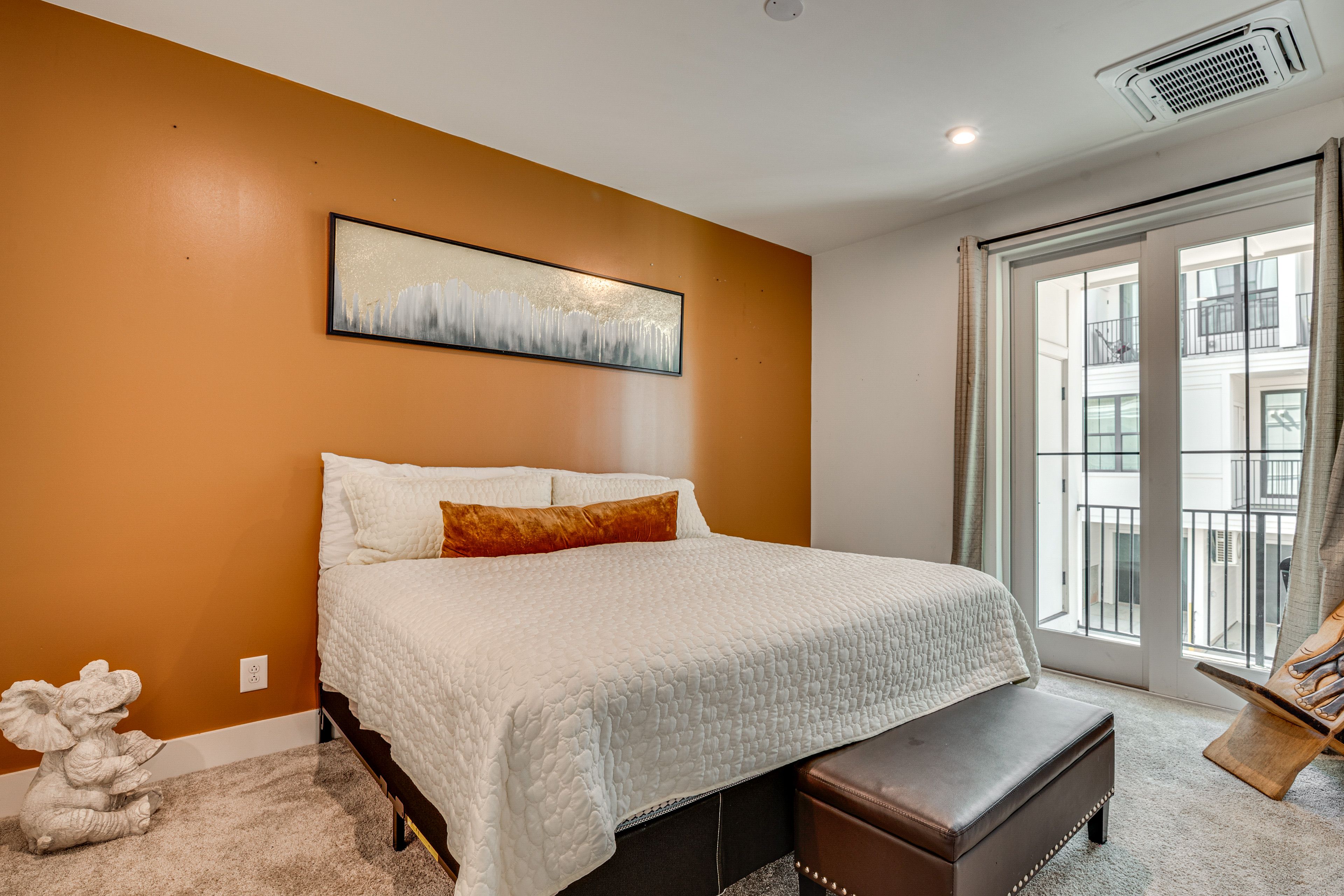 Bedroom 1 | King Bed