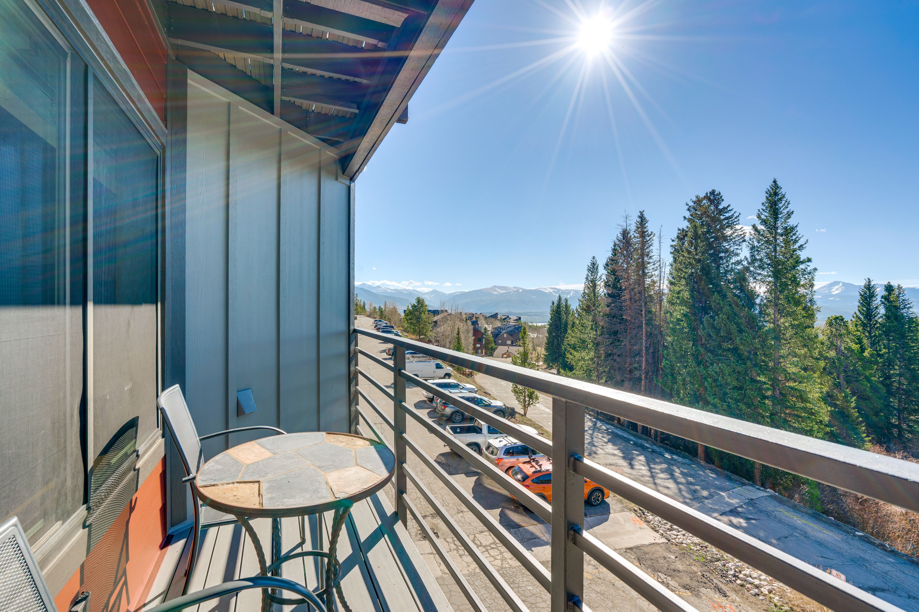 Silverthorne Vacation Rental | 2BR | 2BA | 875 Sq Ft | Stairs Required