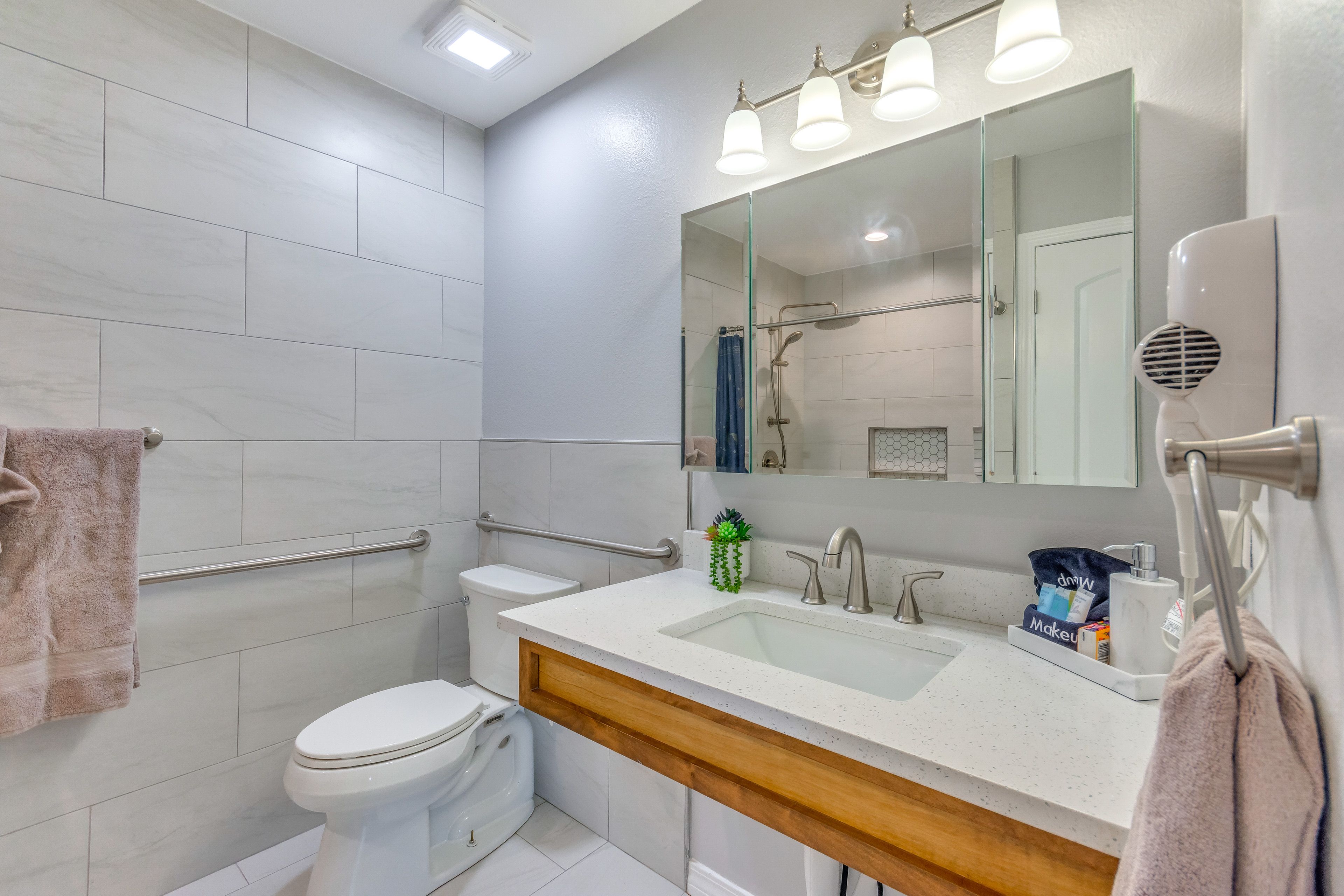 En-Suite Bathroom | Roll-In Shower | Grab Rails