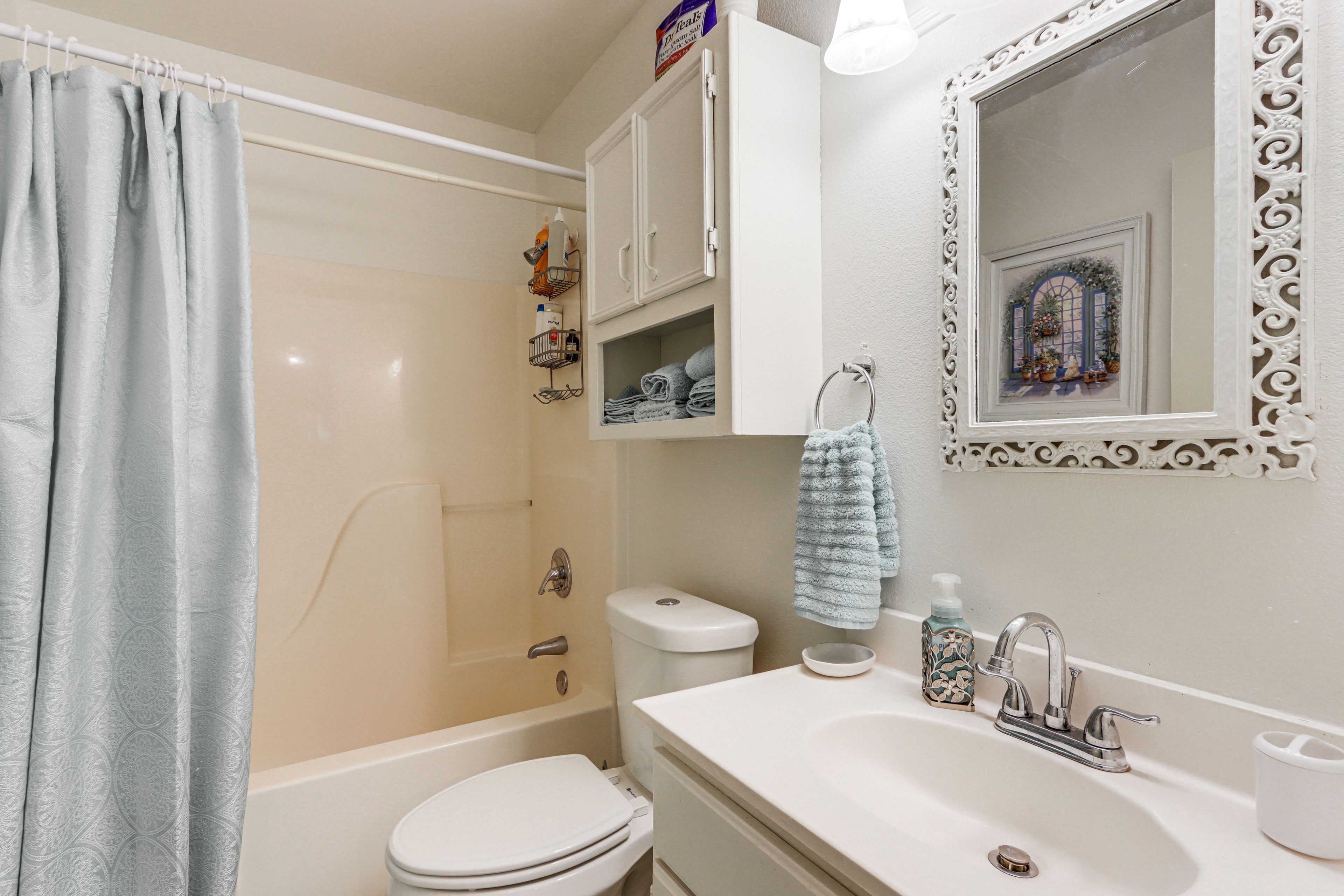 Full Bathroom | Main Floor