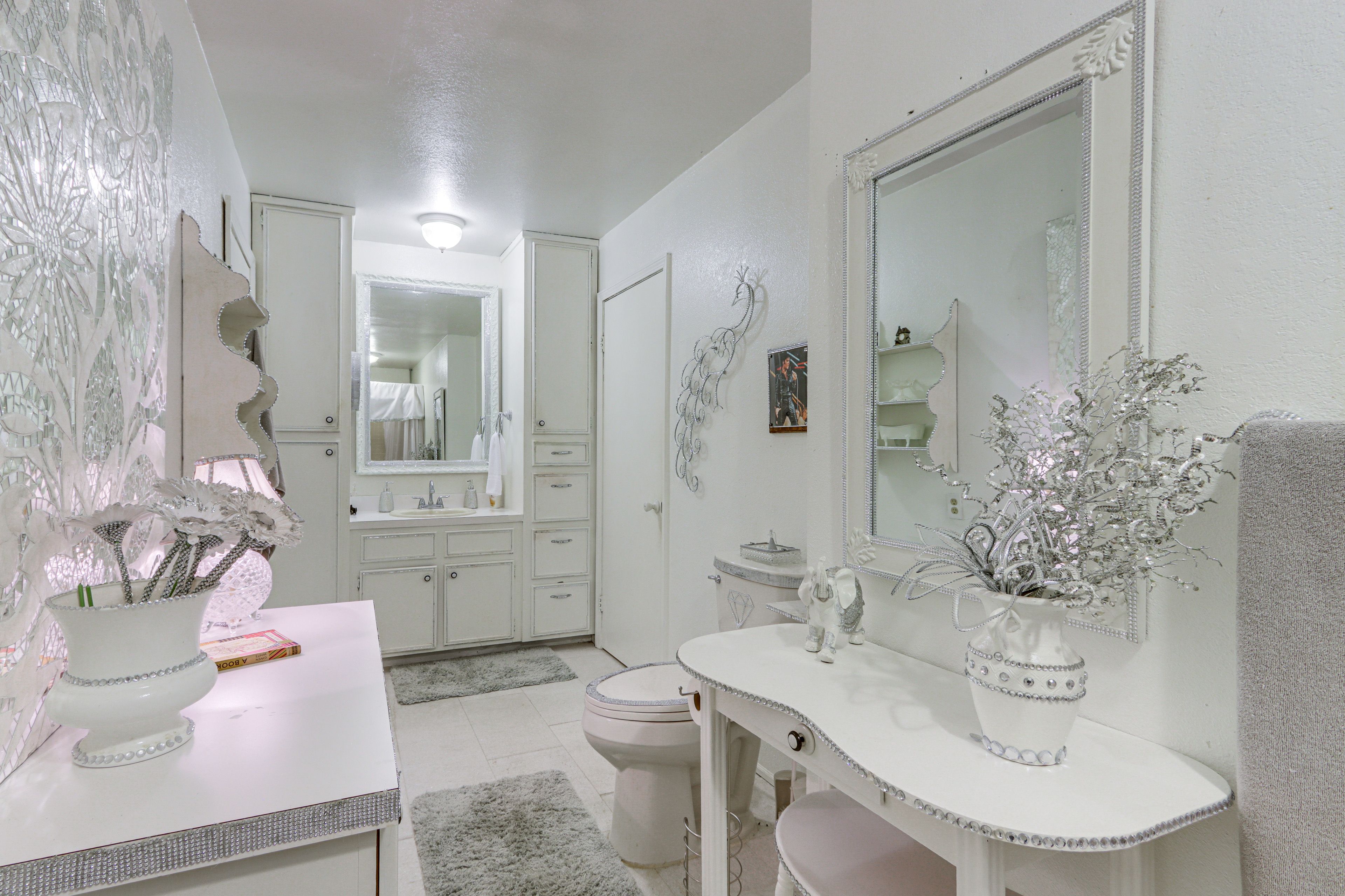 Full Bathroom | Main Floor