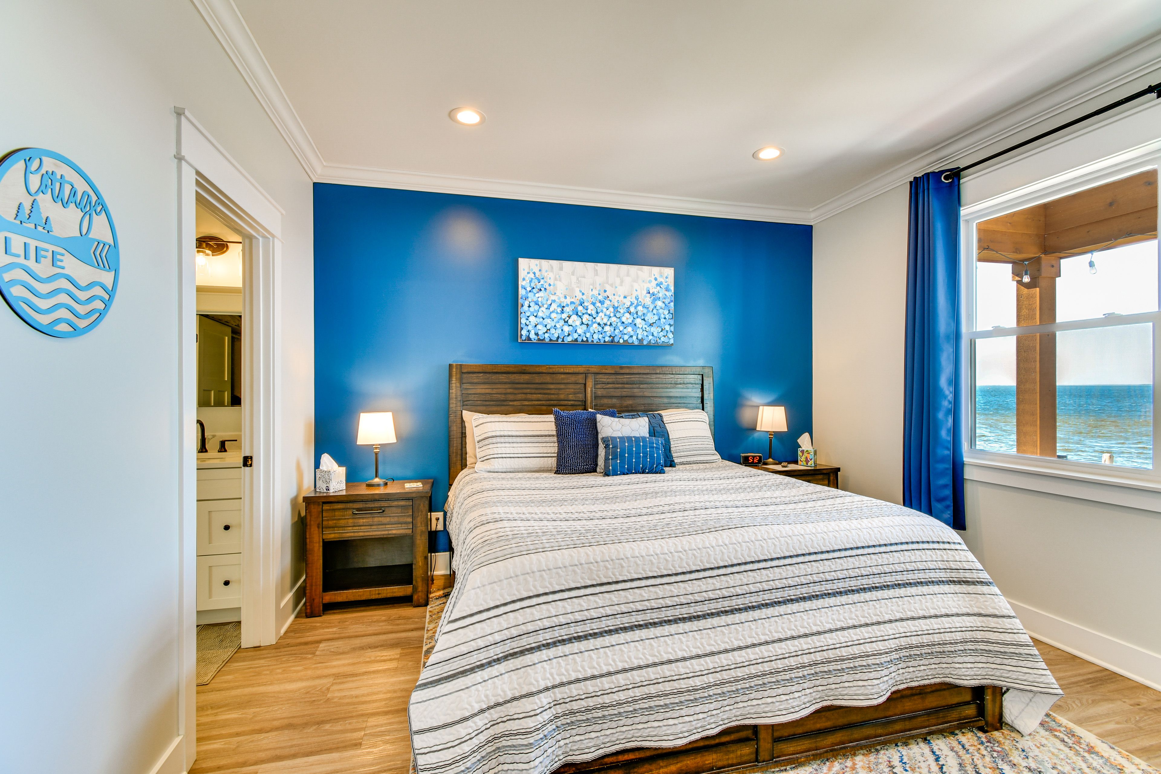Bedroom 1 | King Bed