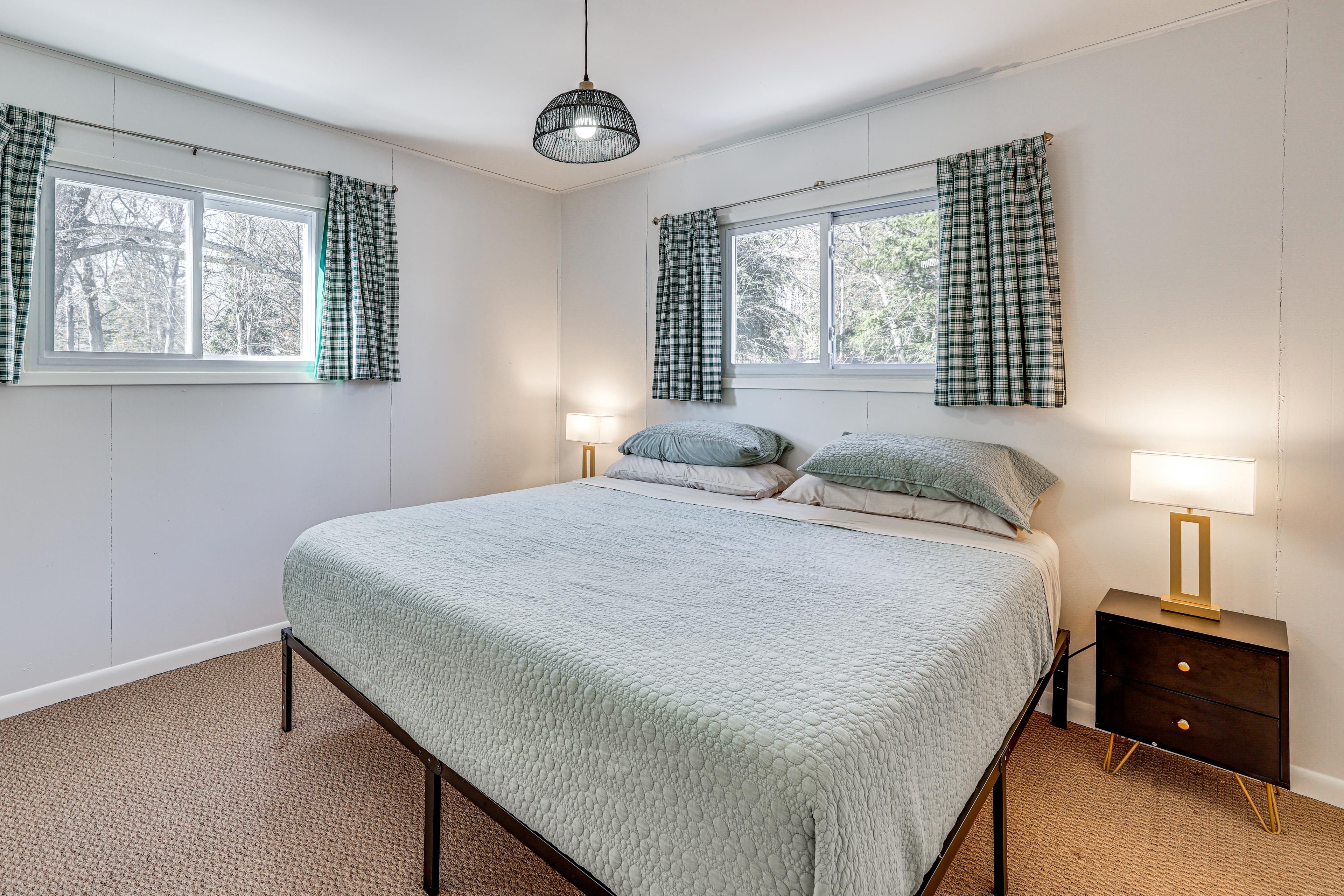 Bedroom 4 | Queen Bed | 2nd Floor