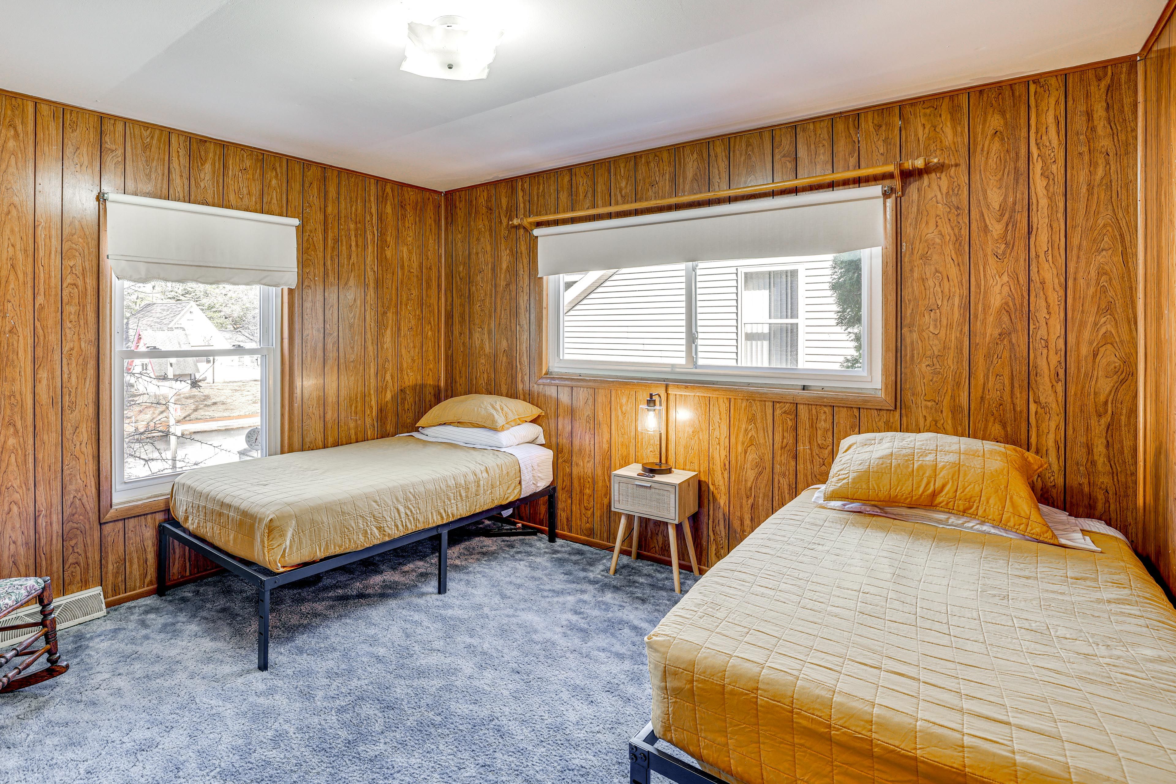 Bedroom 6 | 2 Twin Beds | 2nd Floor