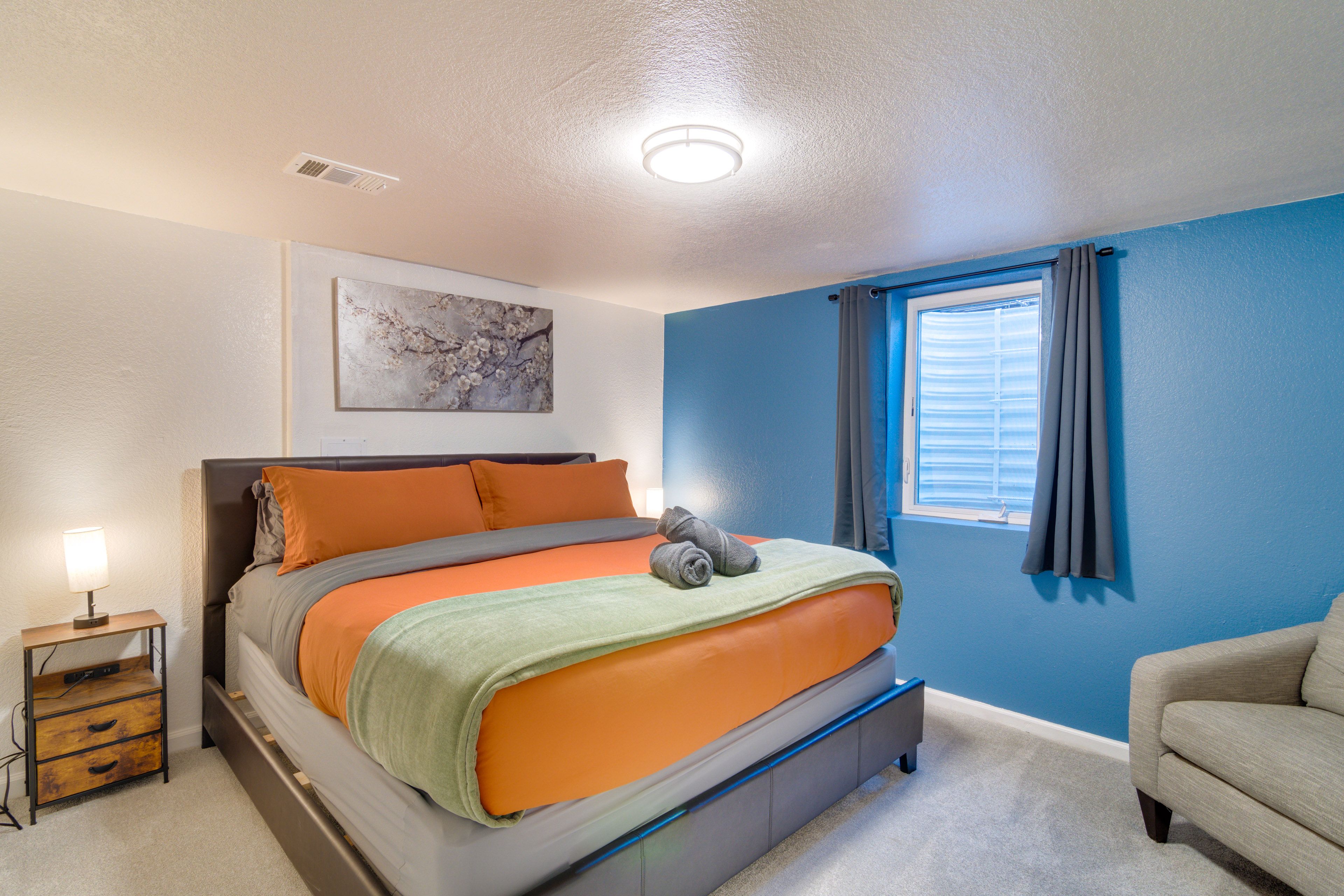 Bedroom 1 | King Bed