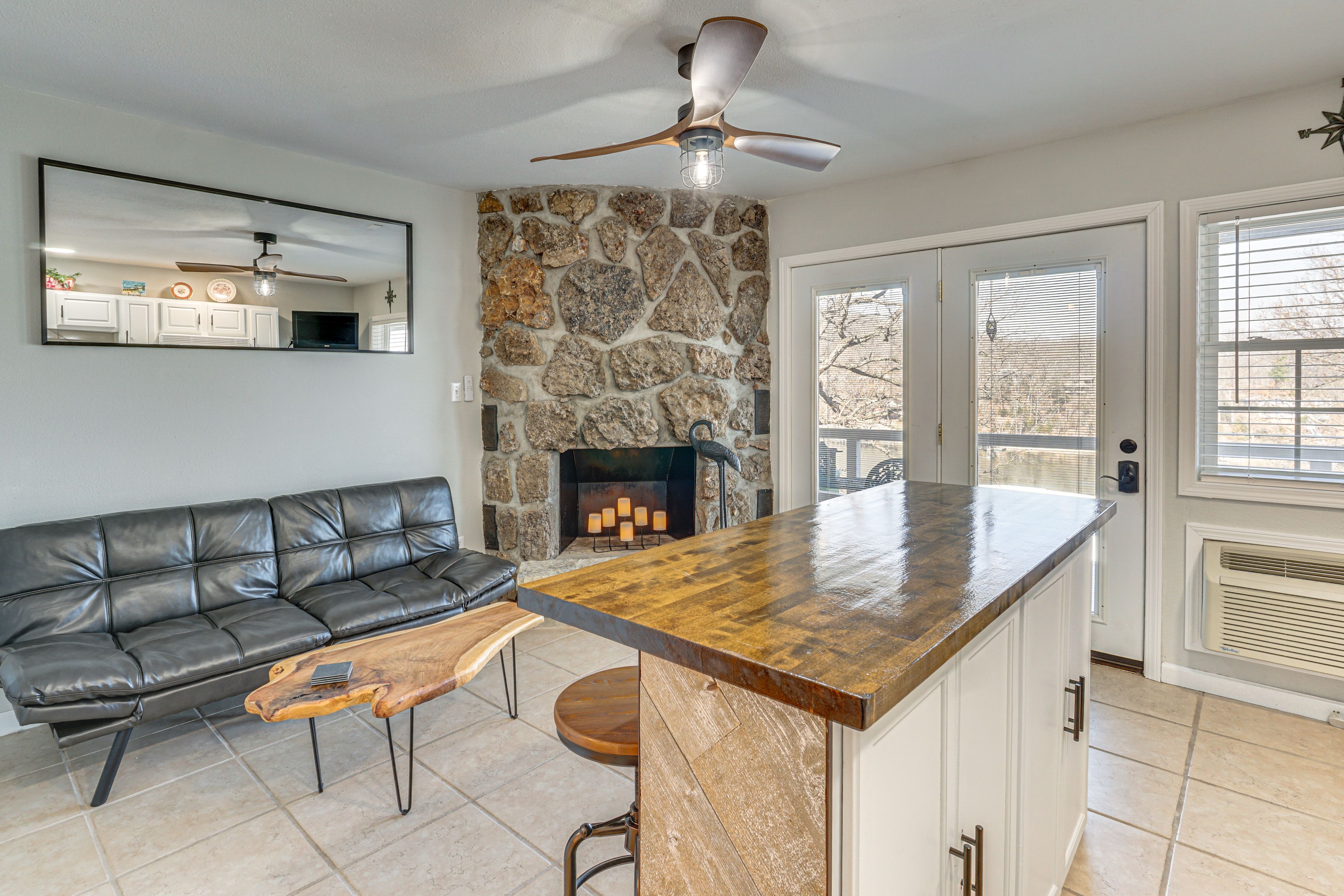 Living Room | Full Futon