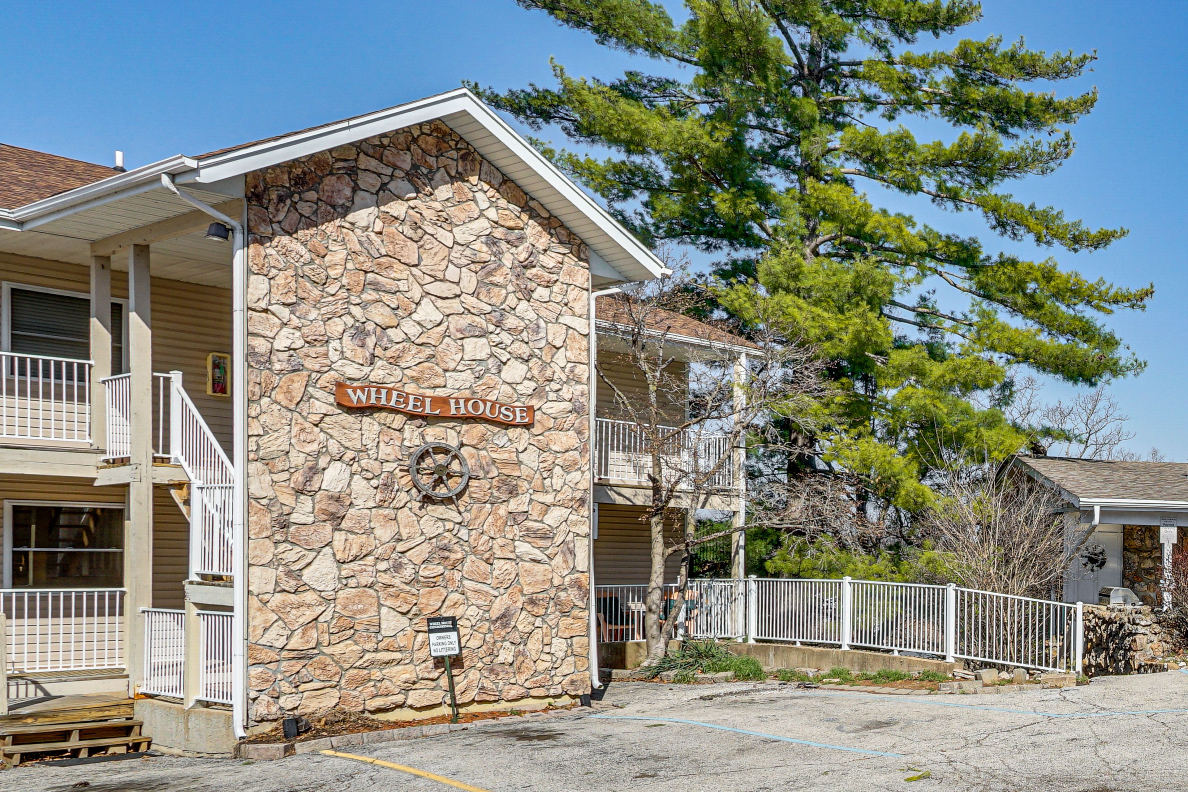 Parking | Community lot