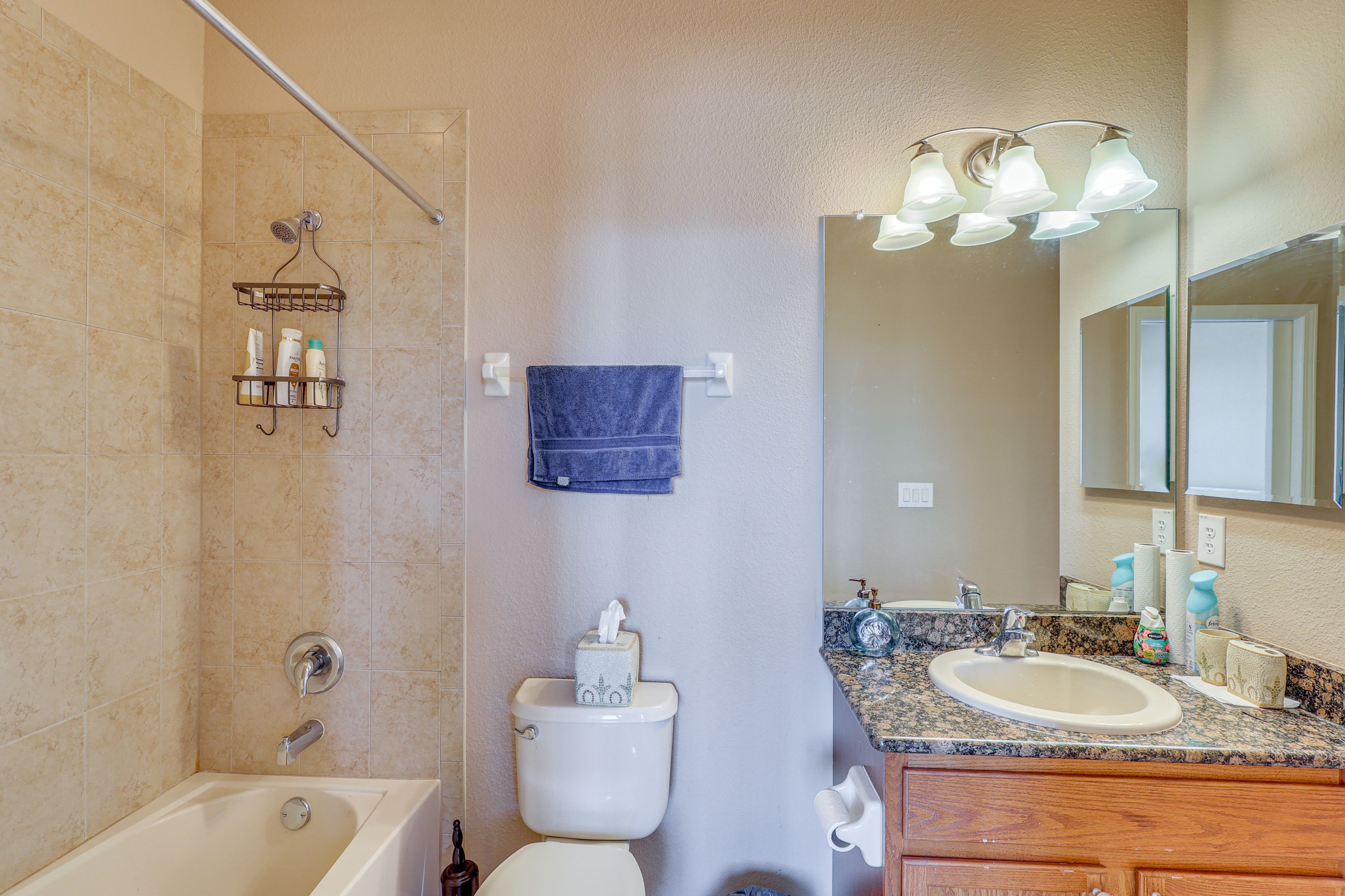 Full Bathroom | 2nd Floor