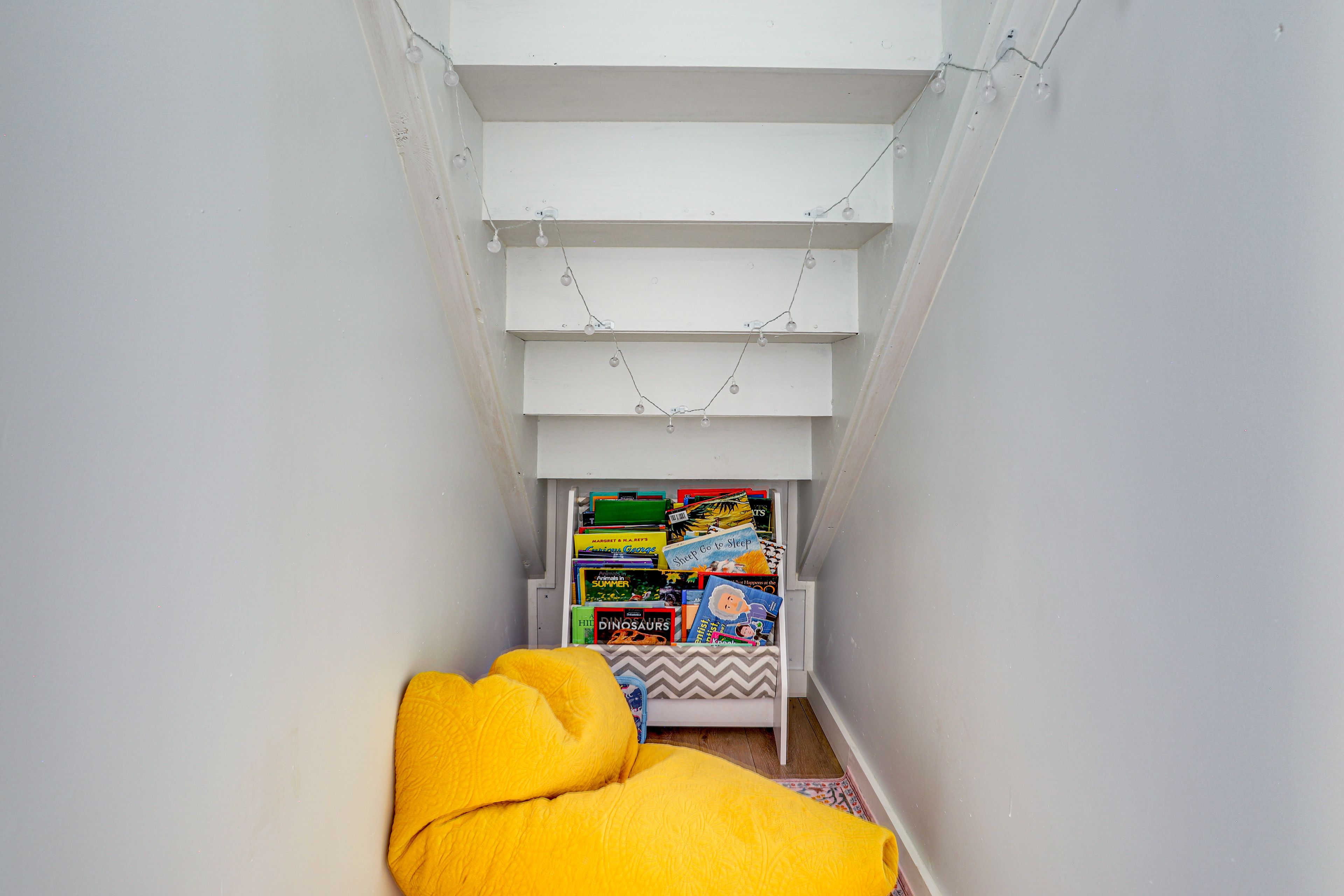 Reading Nook | Lower Floor