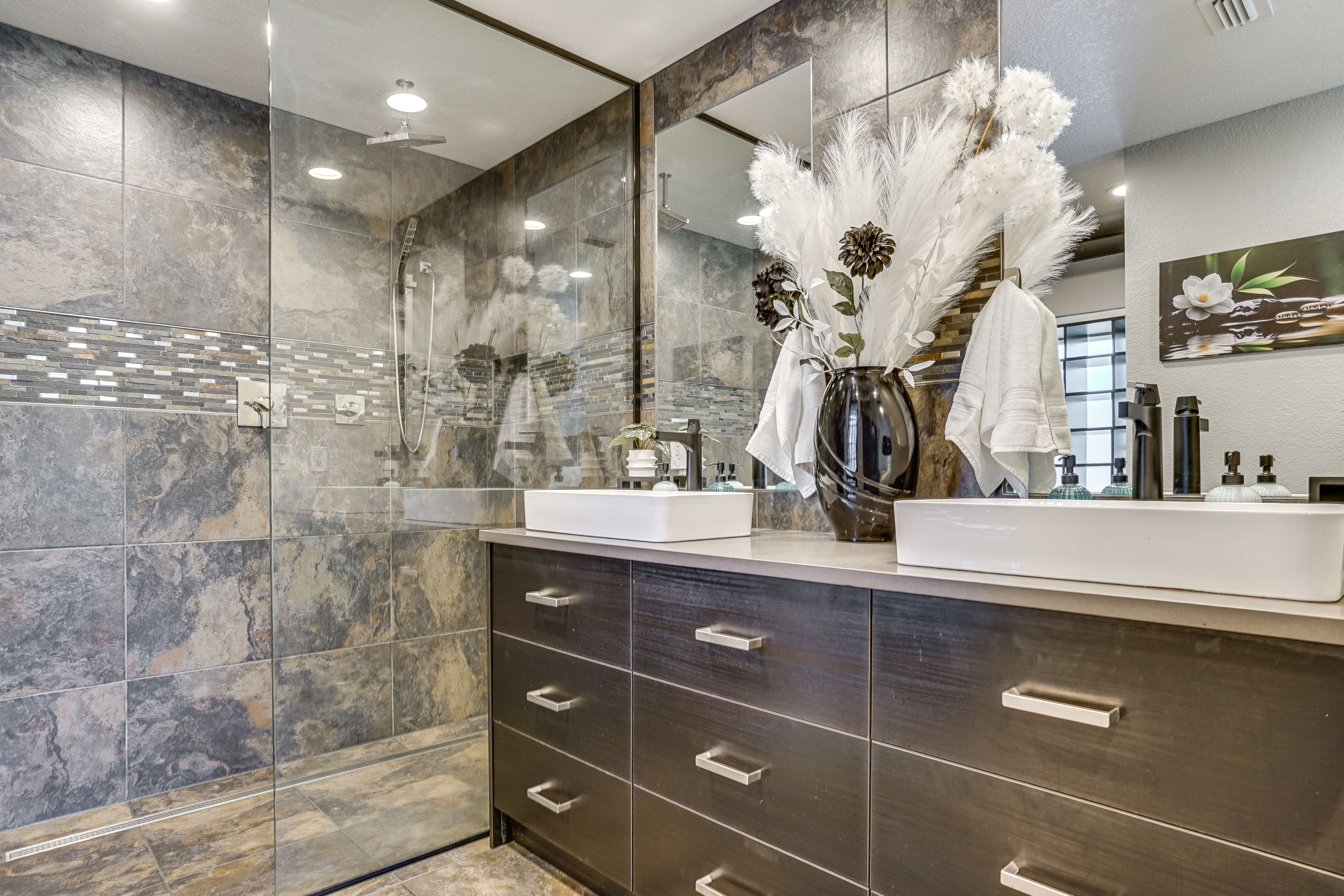 En-Suite Bathroom
