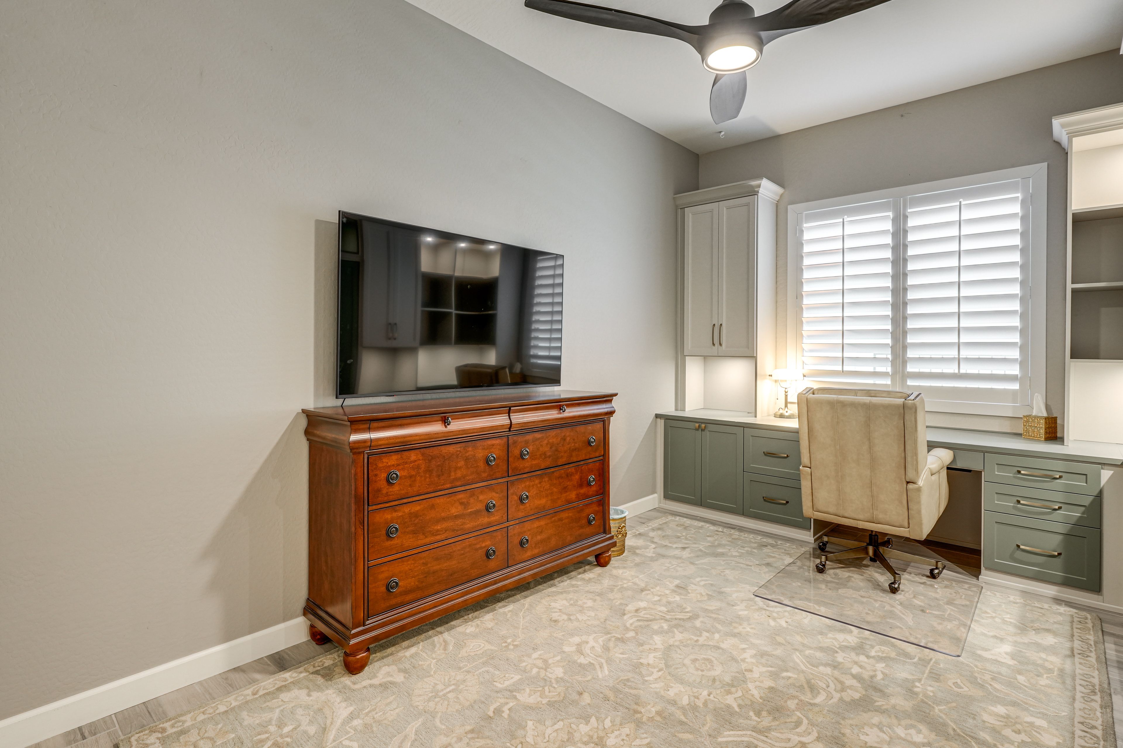 Bedroom 4 (Office) | Full Murphy Bed | Flat-Screen TV | Workspace