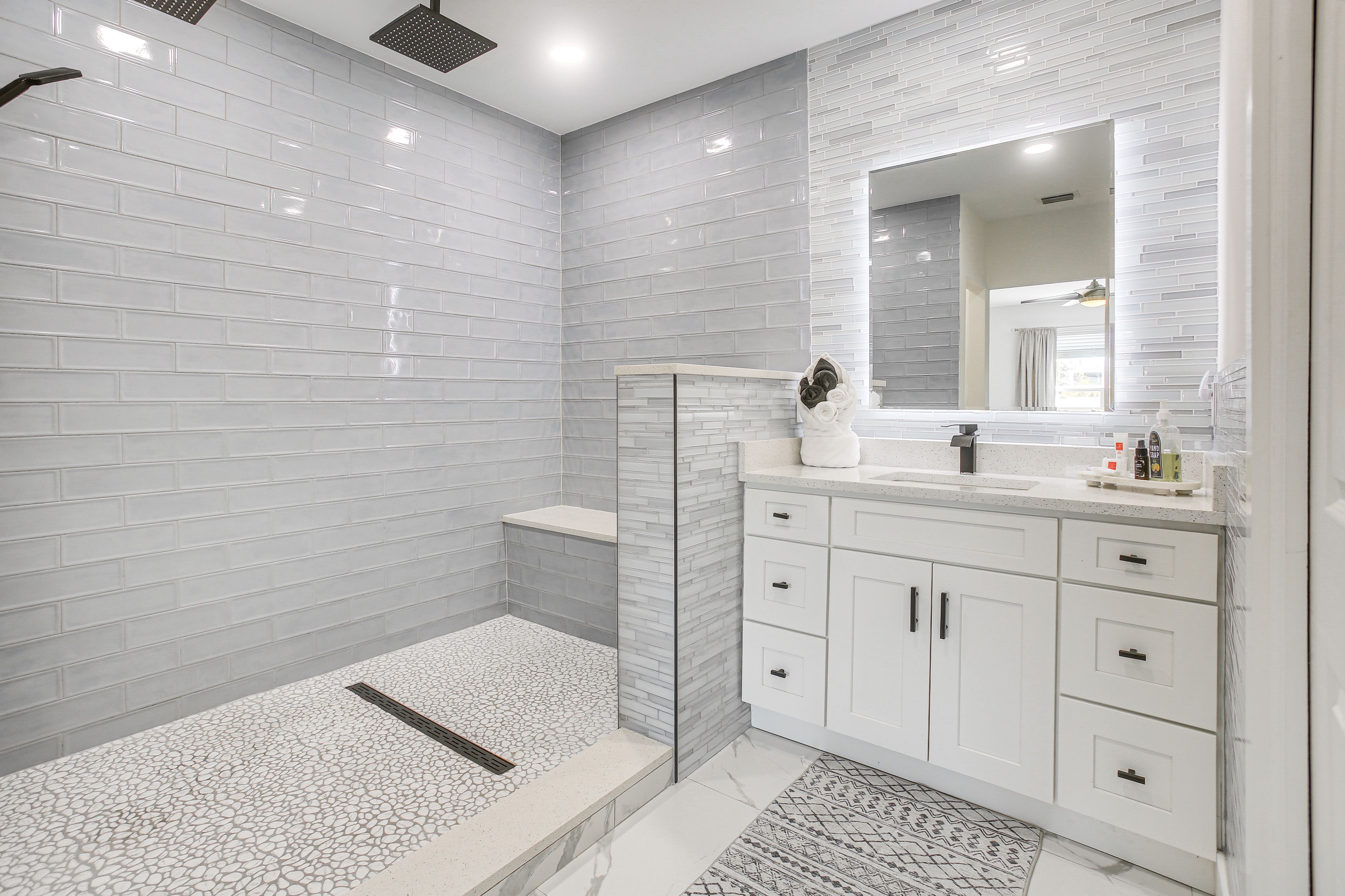 Full Bathroom | 1st Floor