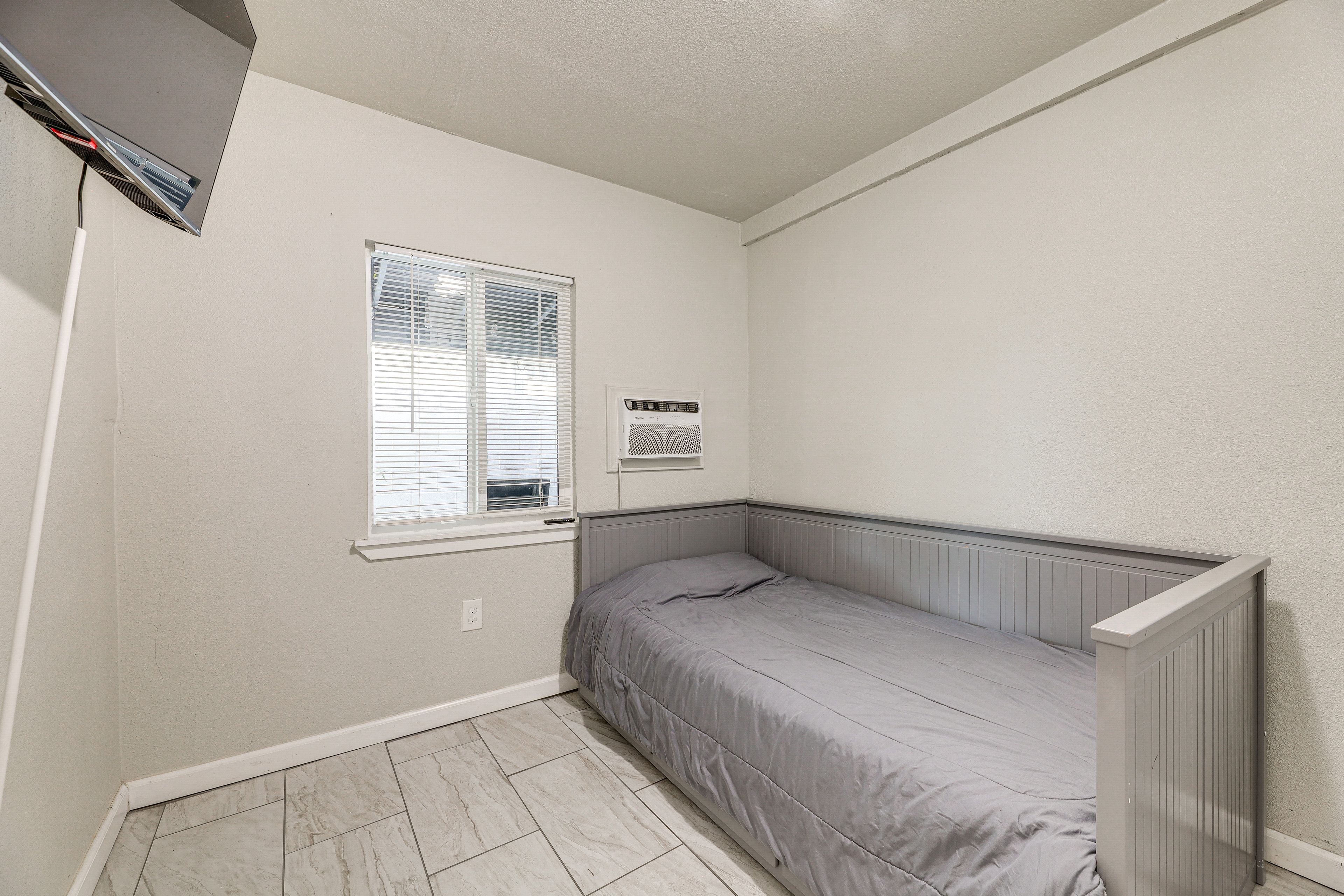 Bedroom 2 | Twin Daybed