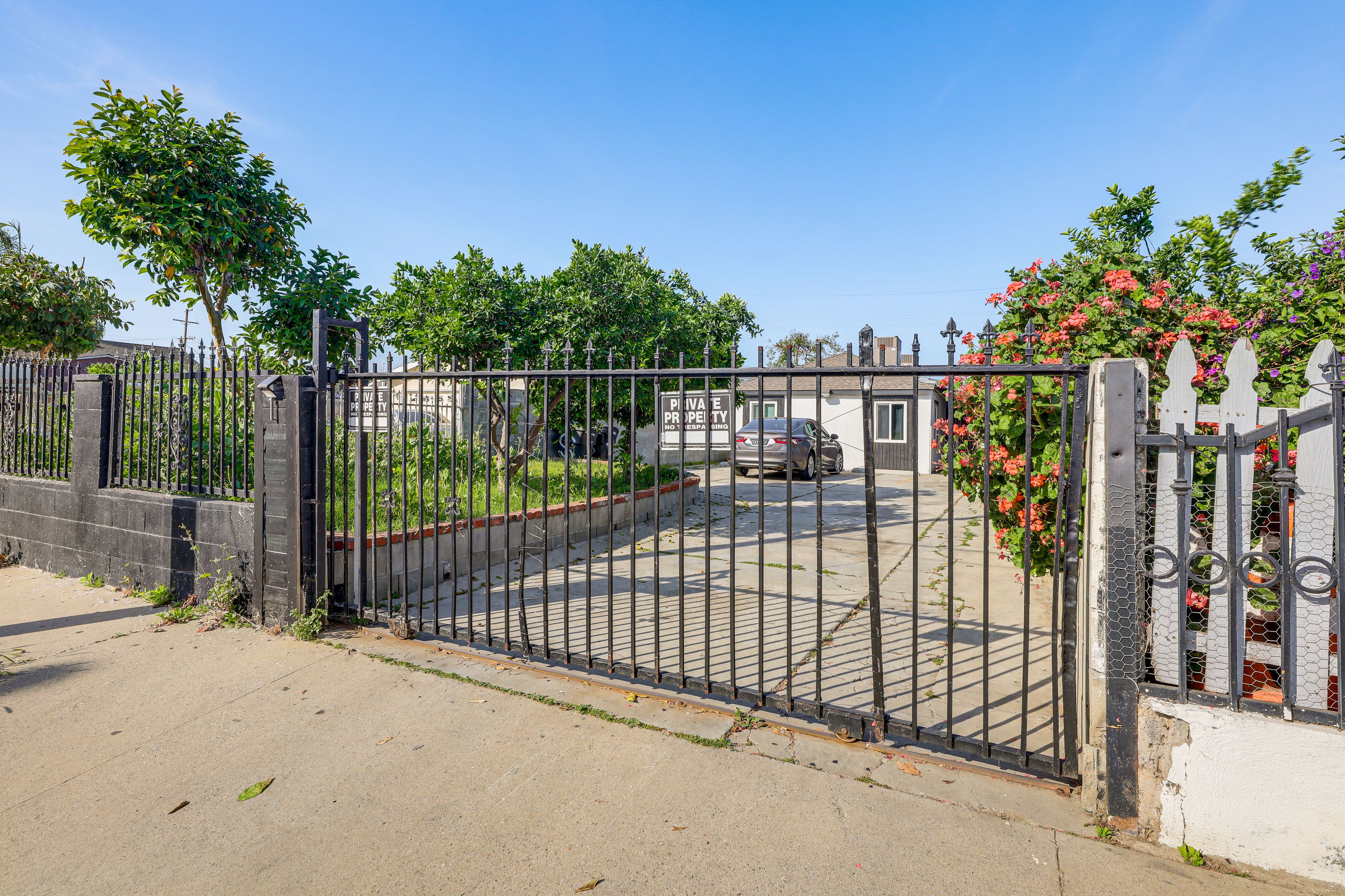 Parking | Driveway (2 Vehicles)