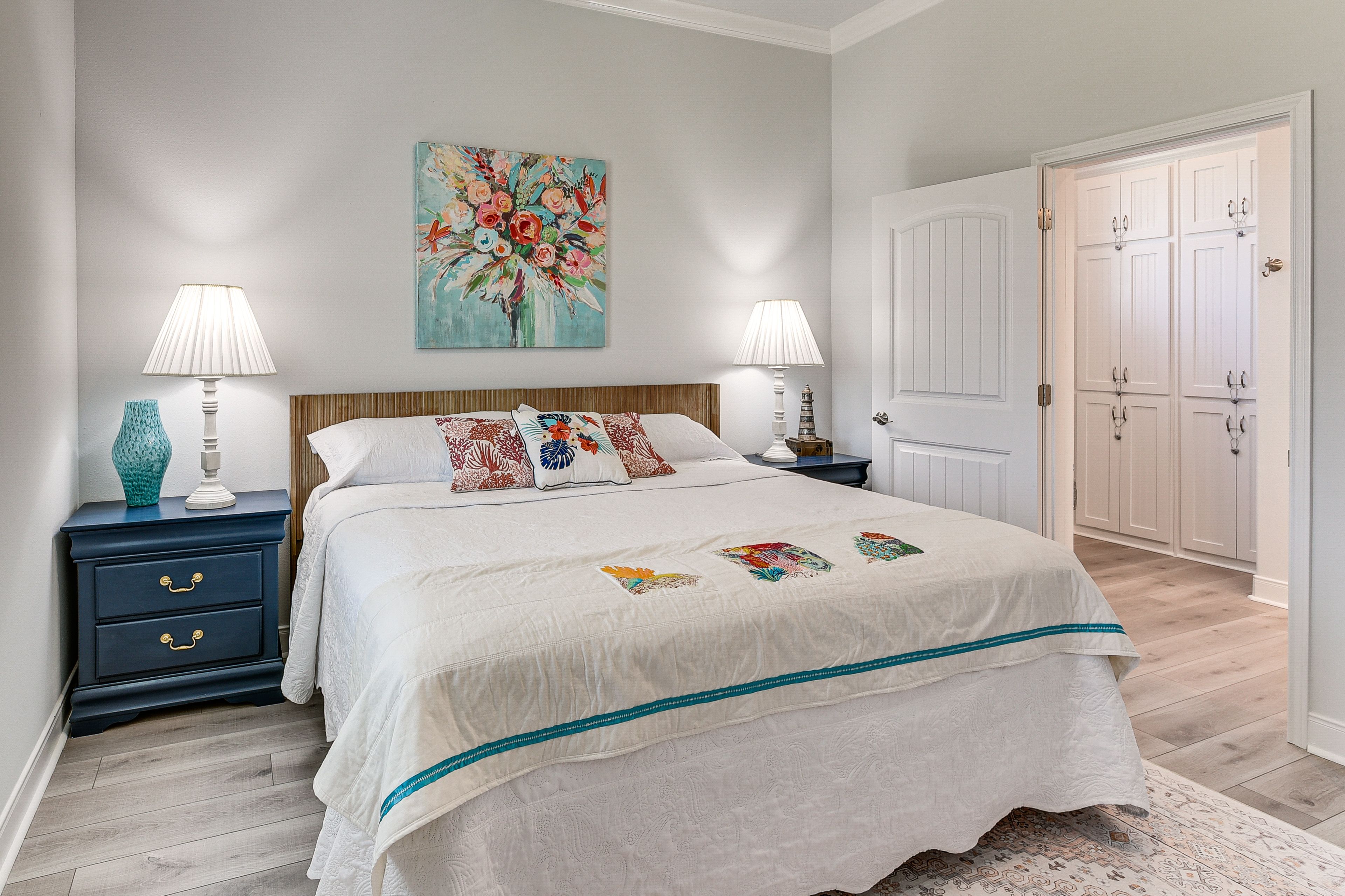 Bedroom 1 | King Bed