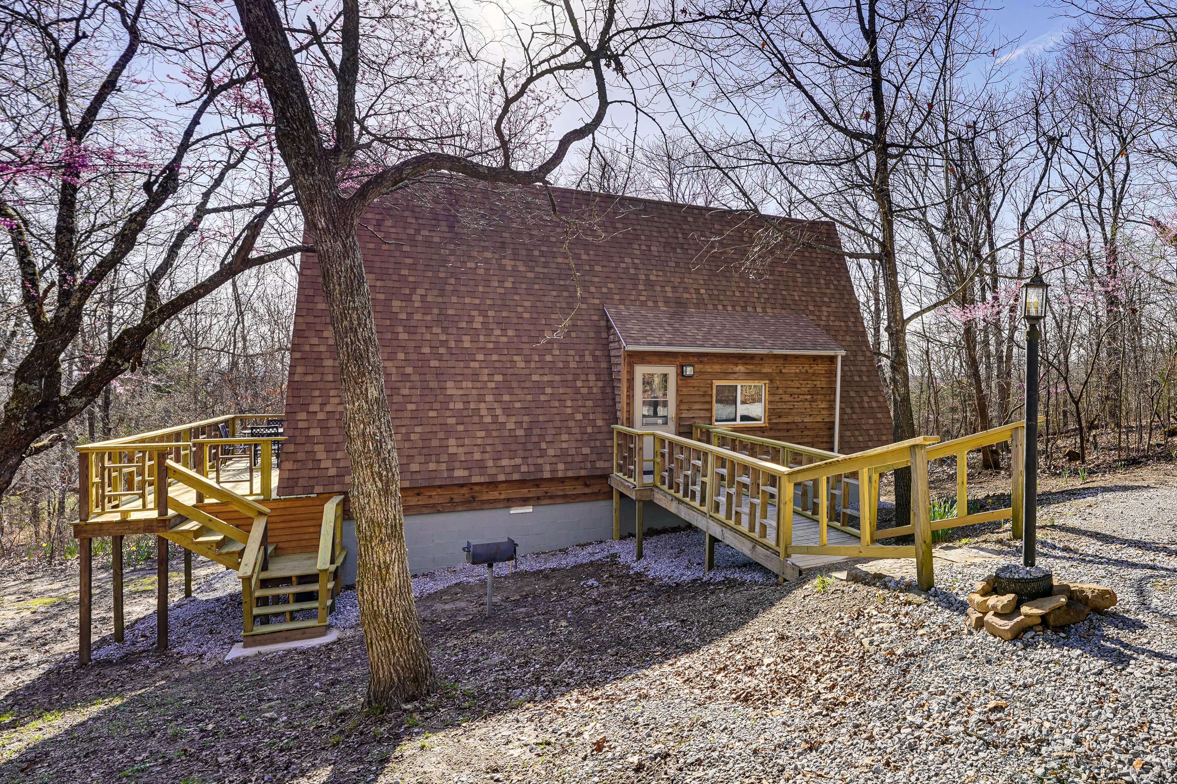 Entryway | 1 Step Required