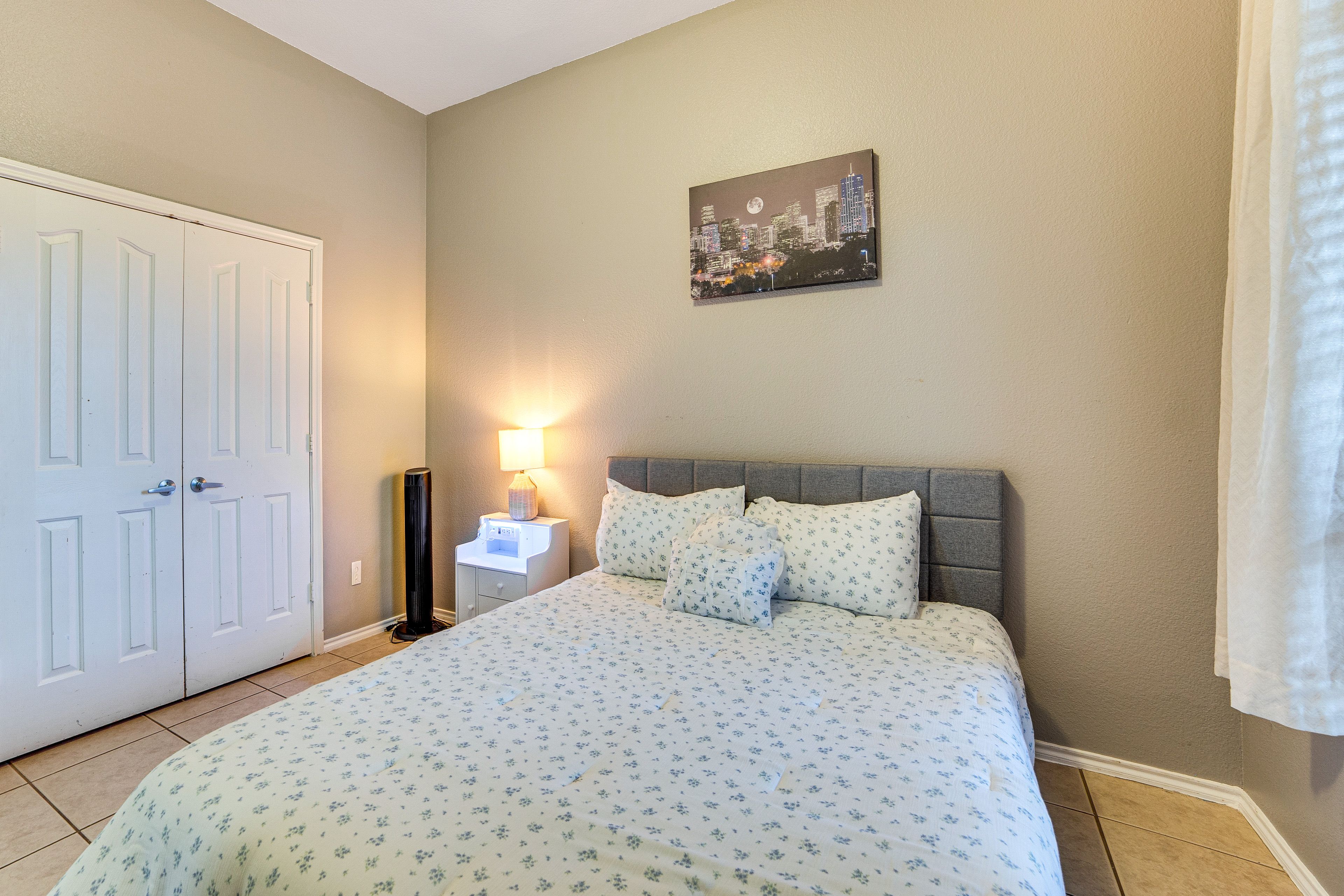 Bedroom 3 | Queen Bed