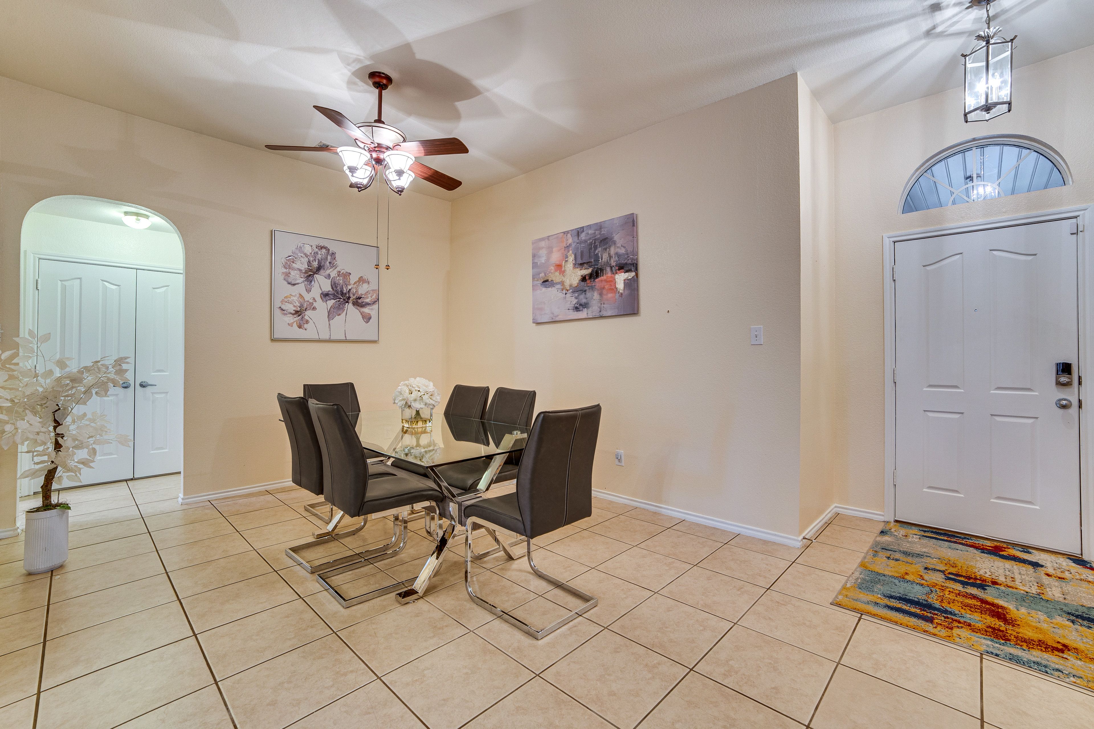 Dining Area | Dishes & Flatware Provided