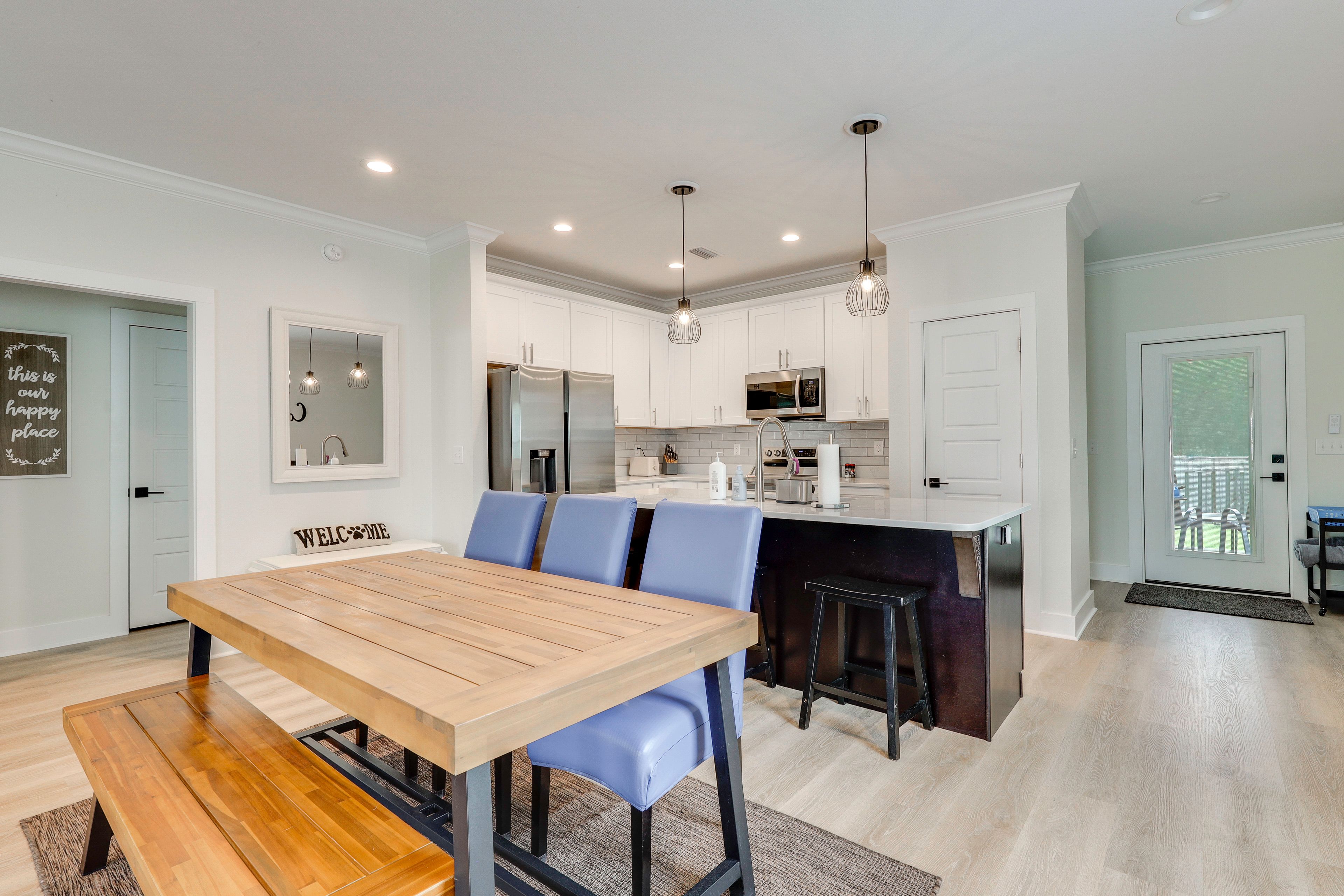 Dining Space & Kitchen