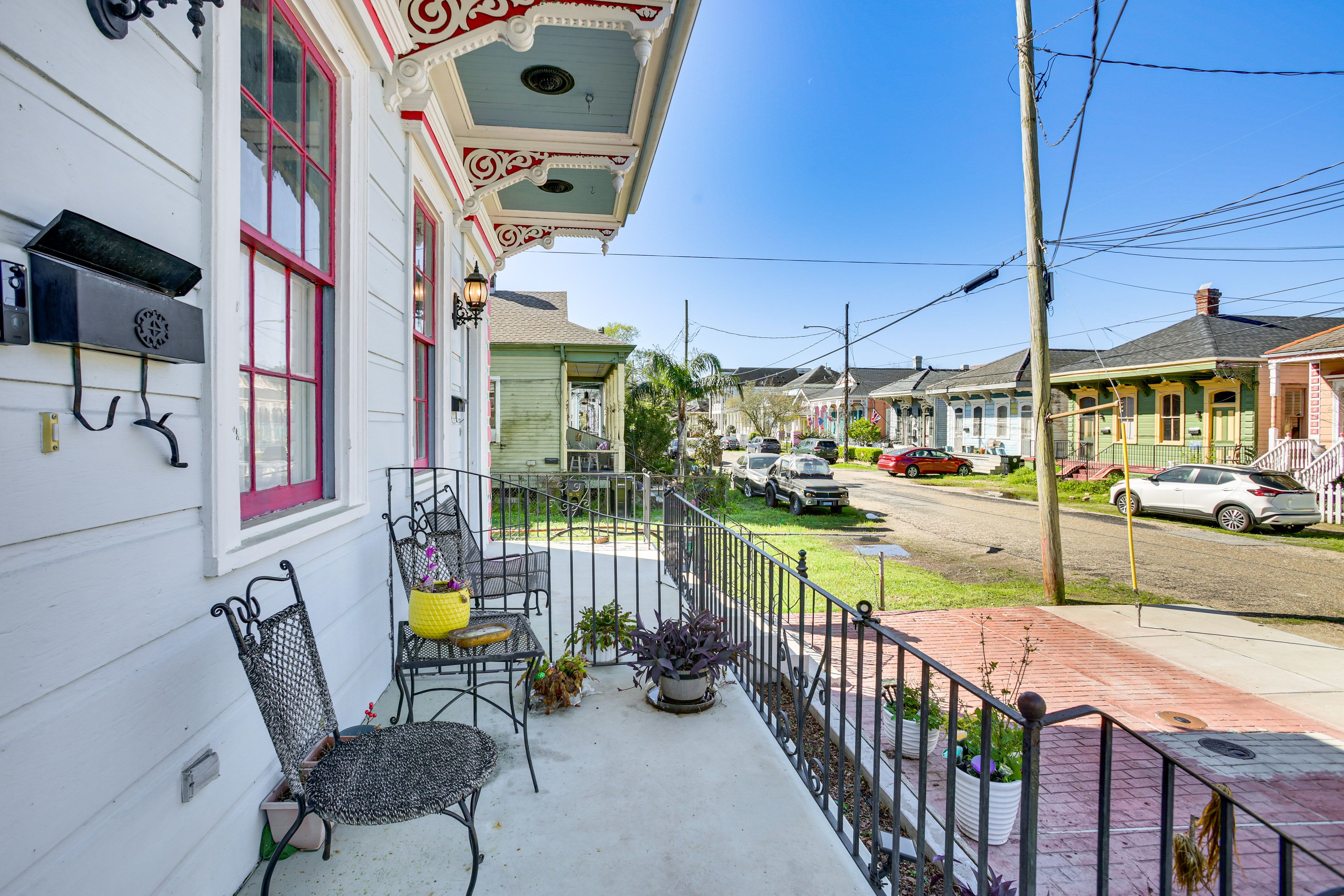 Front Porch | Off-Street Parking (2 Vehicles)