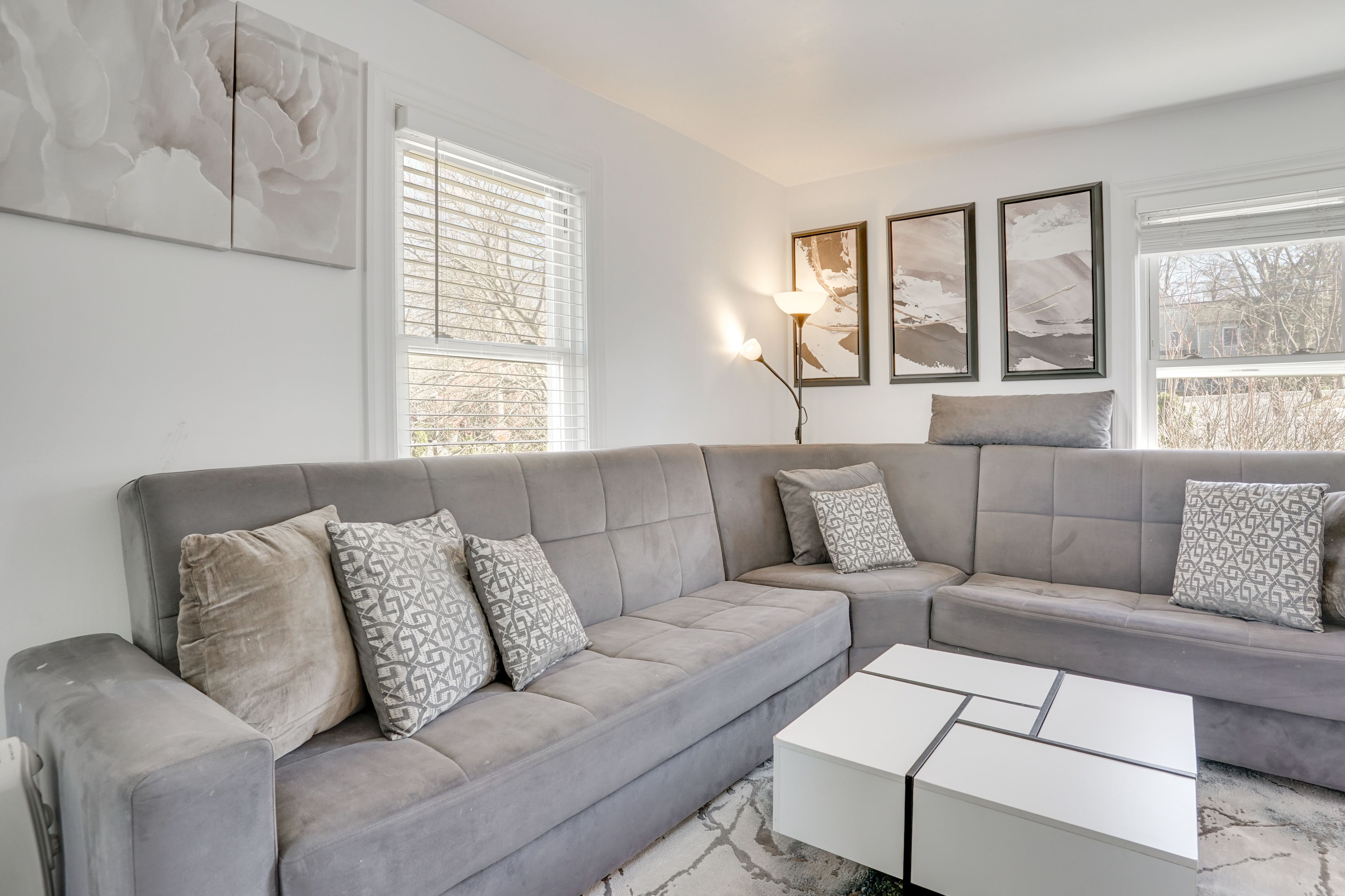Mamaroneck Vacation Rental | 2BR | 1BA | 900 Sq Ft