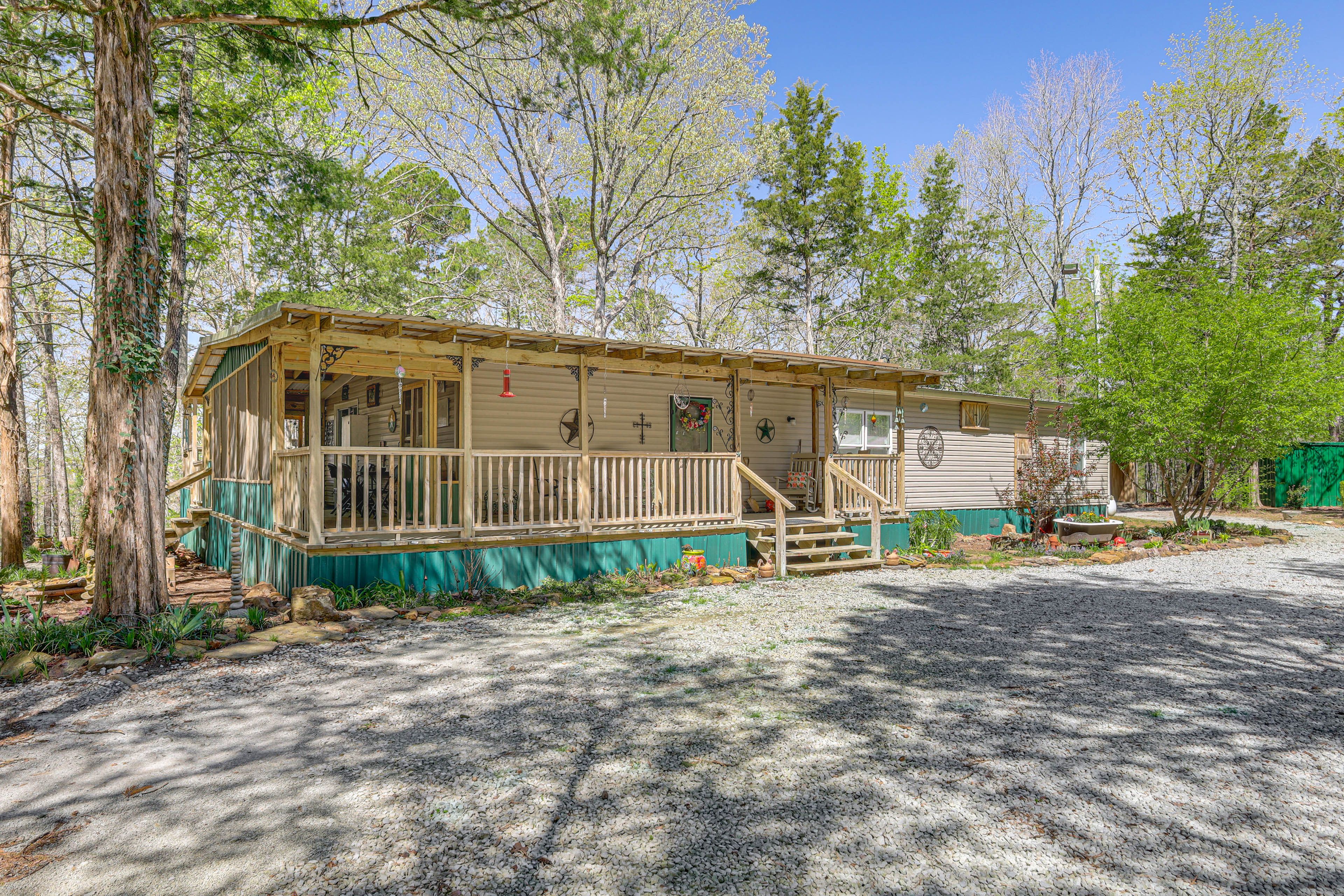 Parking | Gravel Driveway (6 Vehicles) | Ample Boat & Trailer Parking Available