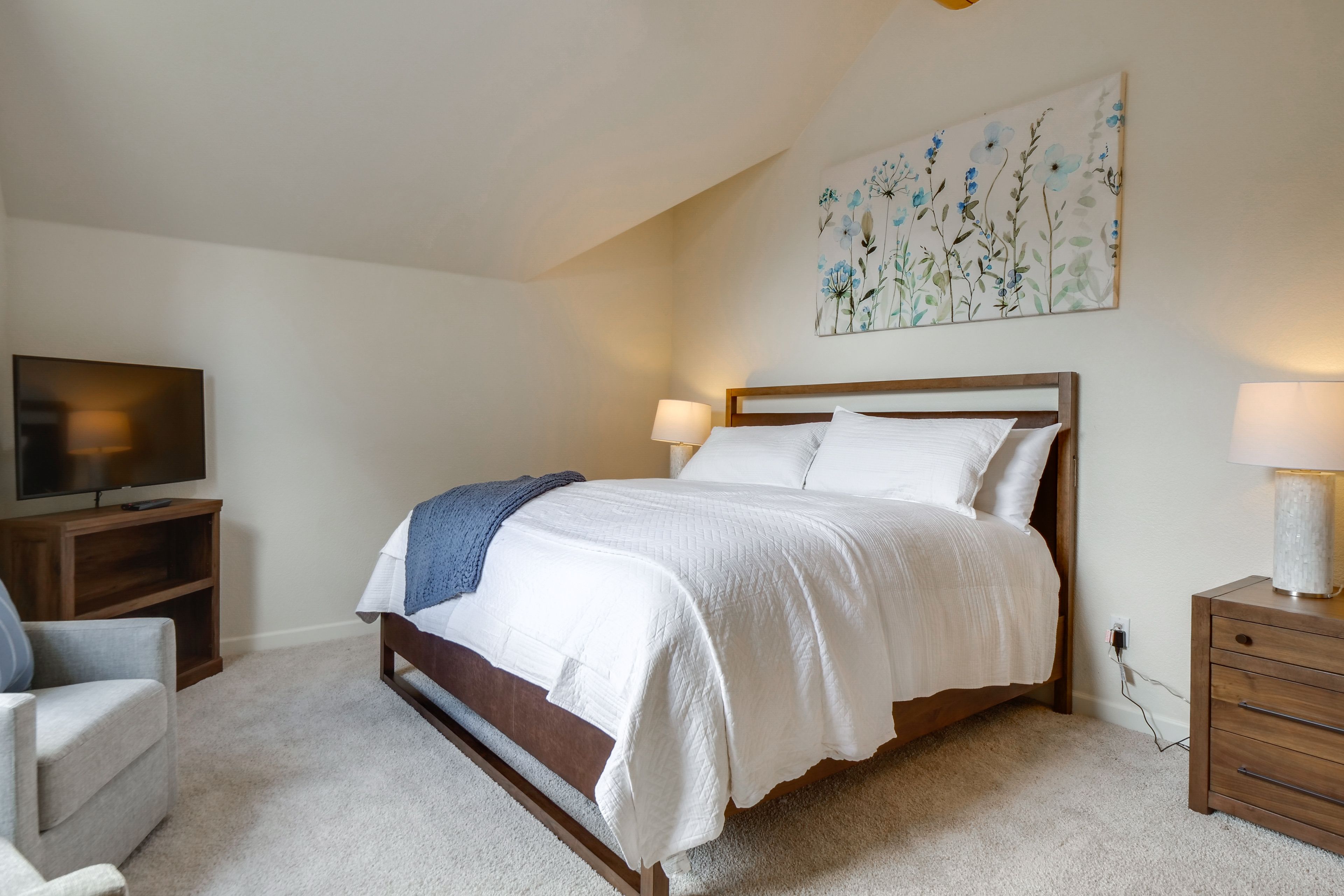Bedroom 2 | King Bed | 2nd Floor