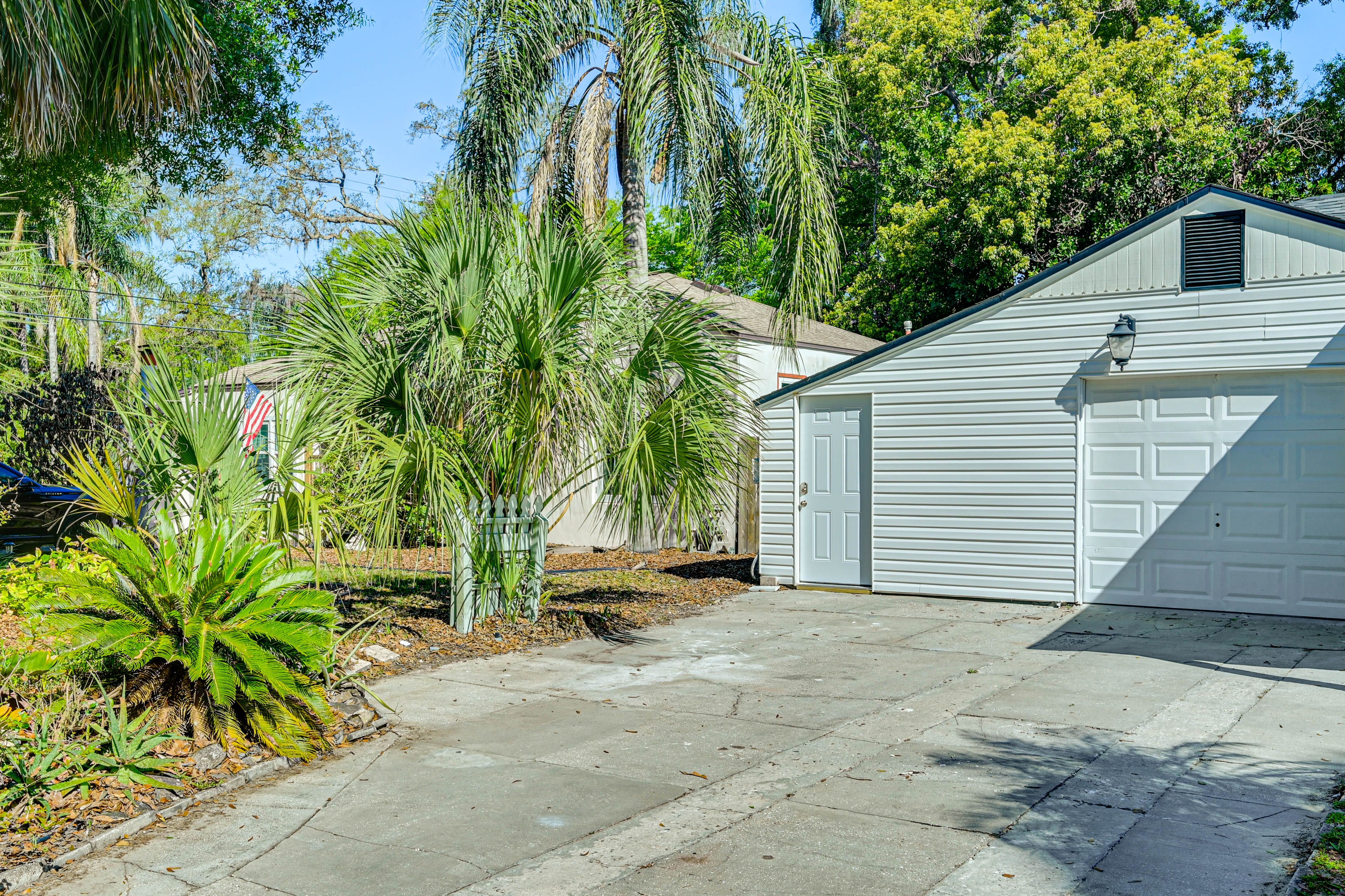 Property Exterior | Single-Story Studio