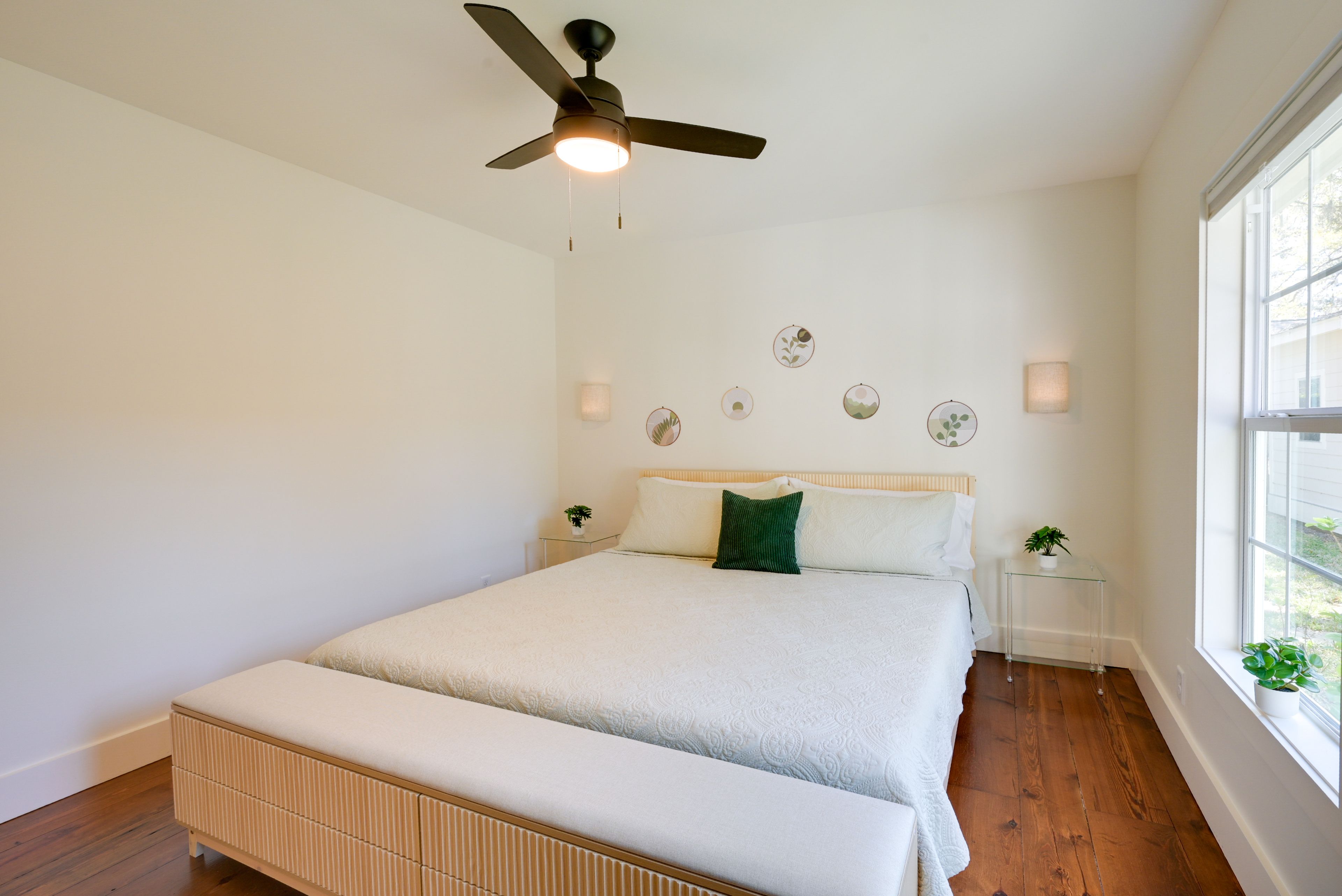 Bedroom 1 | King Bed | 1st Floor