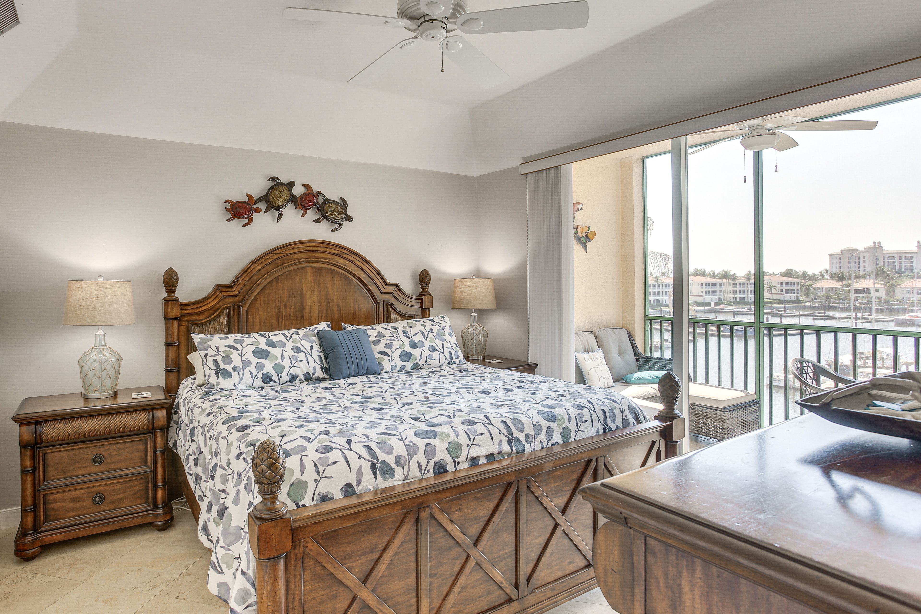 Bedroom 1 | King Bed