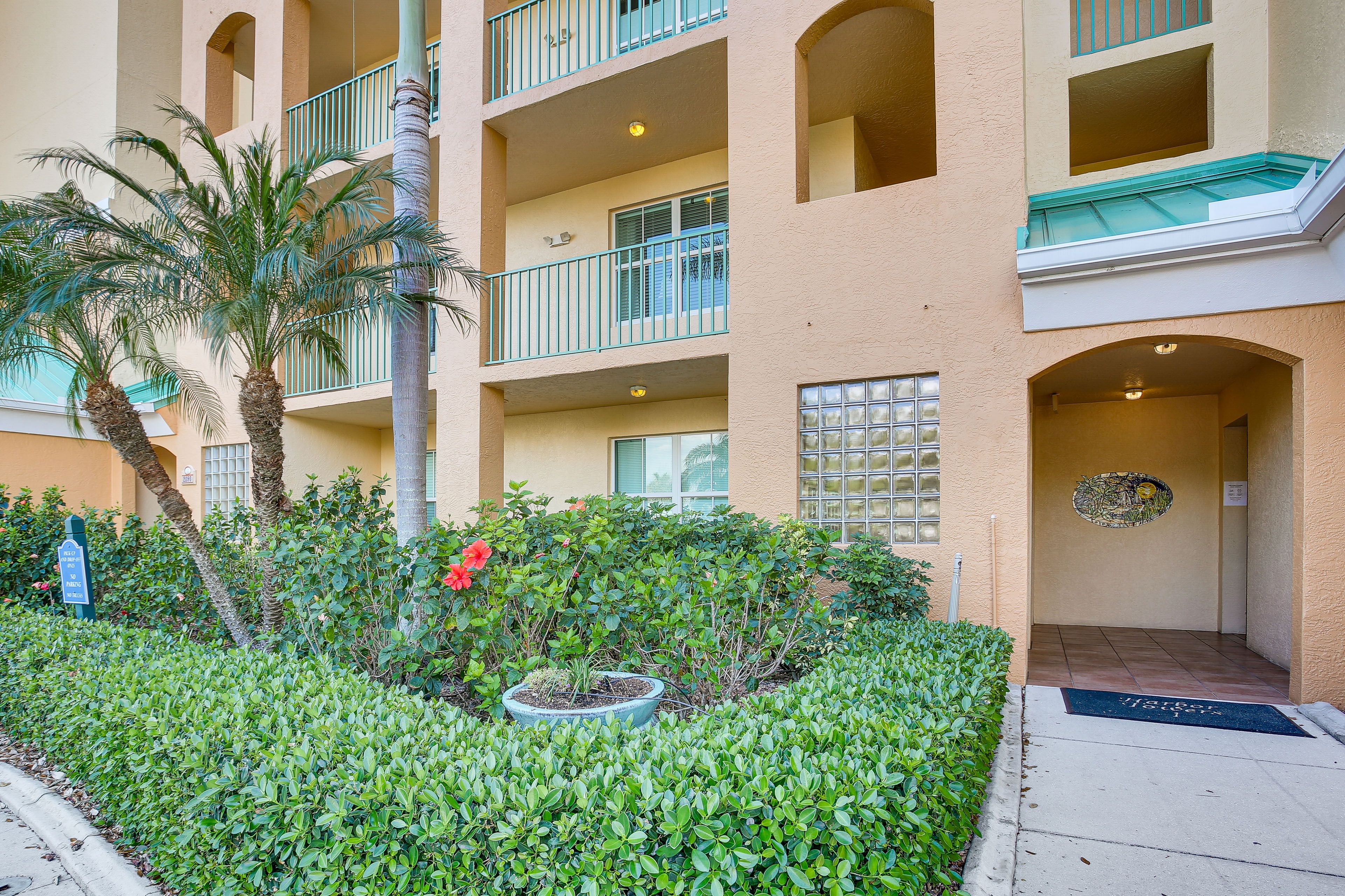 Property Exterior | Single-Level Condo | 4th-Floor Unit