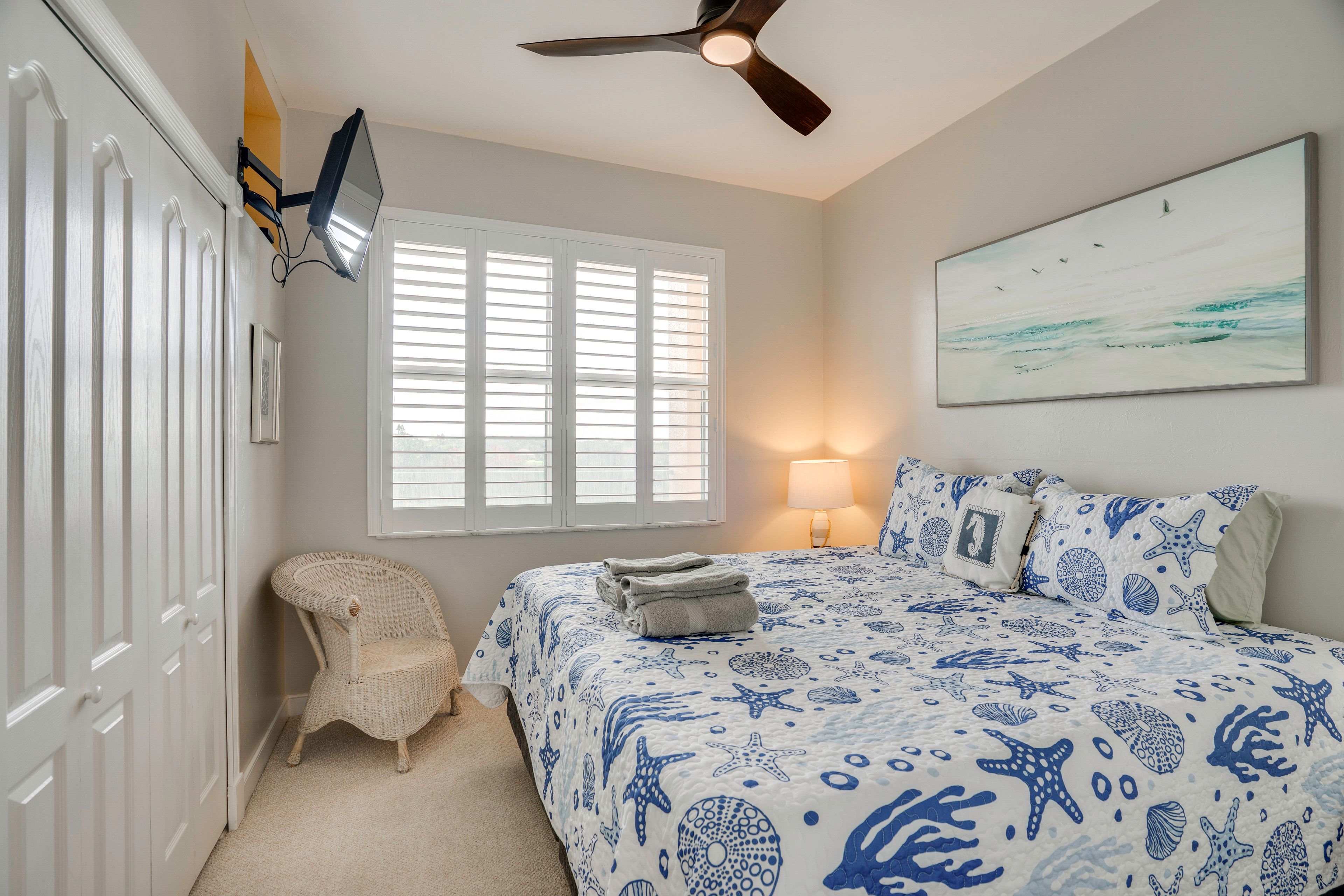 Bedroom 2 | 2 Twin Beds (Convertible to King Bed)