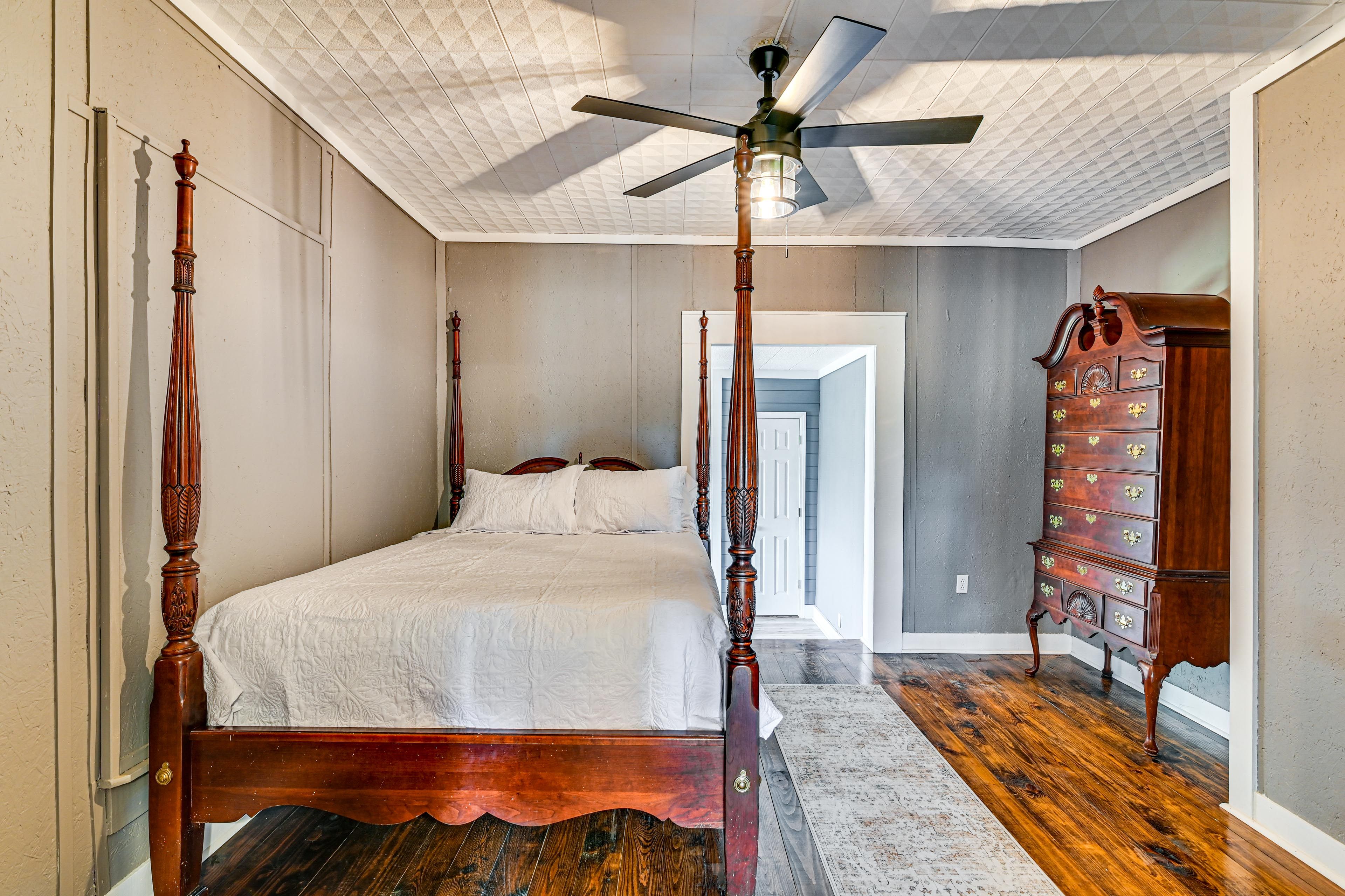 Bedroom 3 | Full Bed | Smart TV