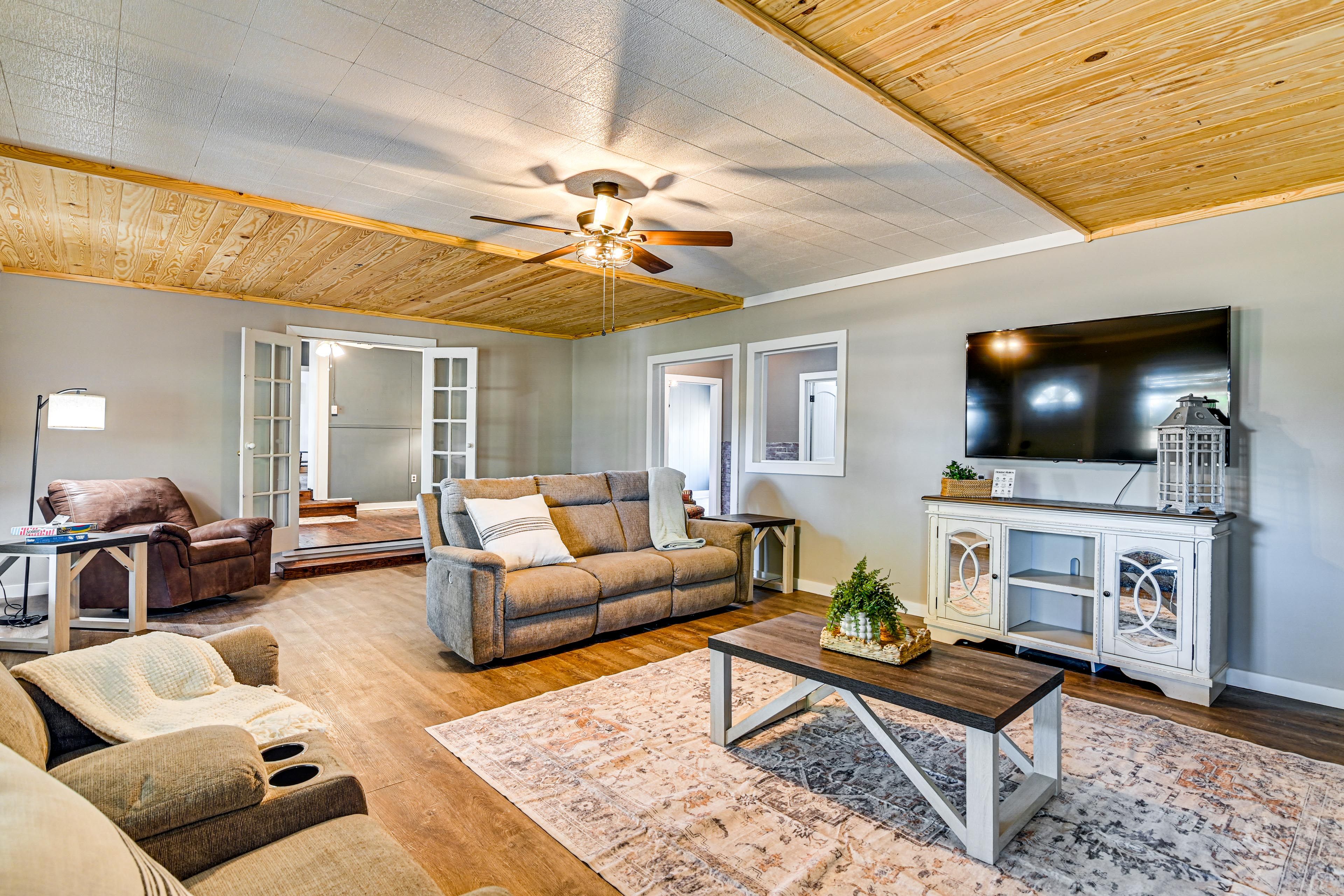 Living Room | Smart TV