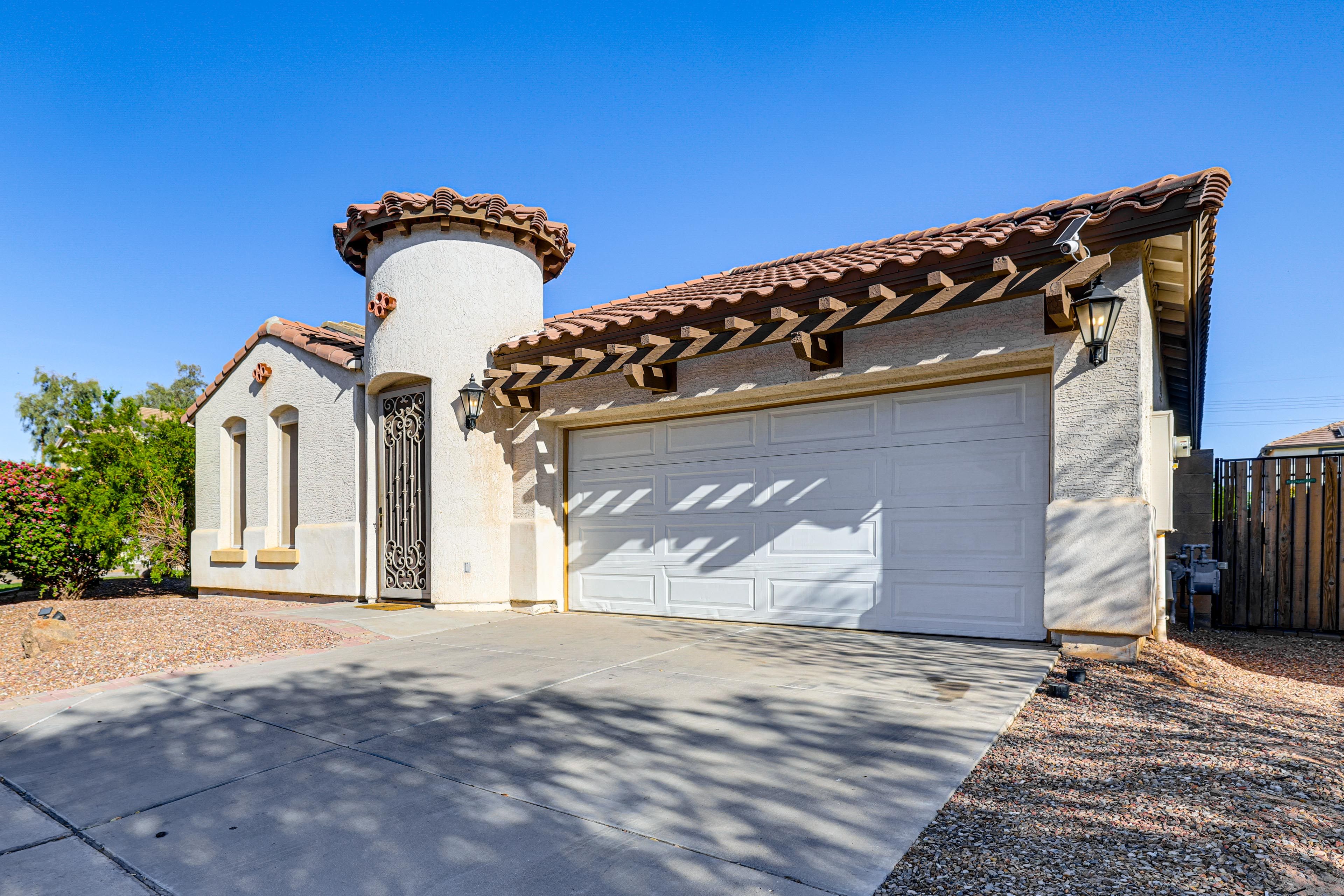 Parking | Driveway (2 Vehicles)