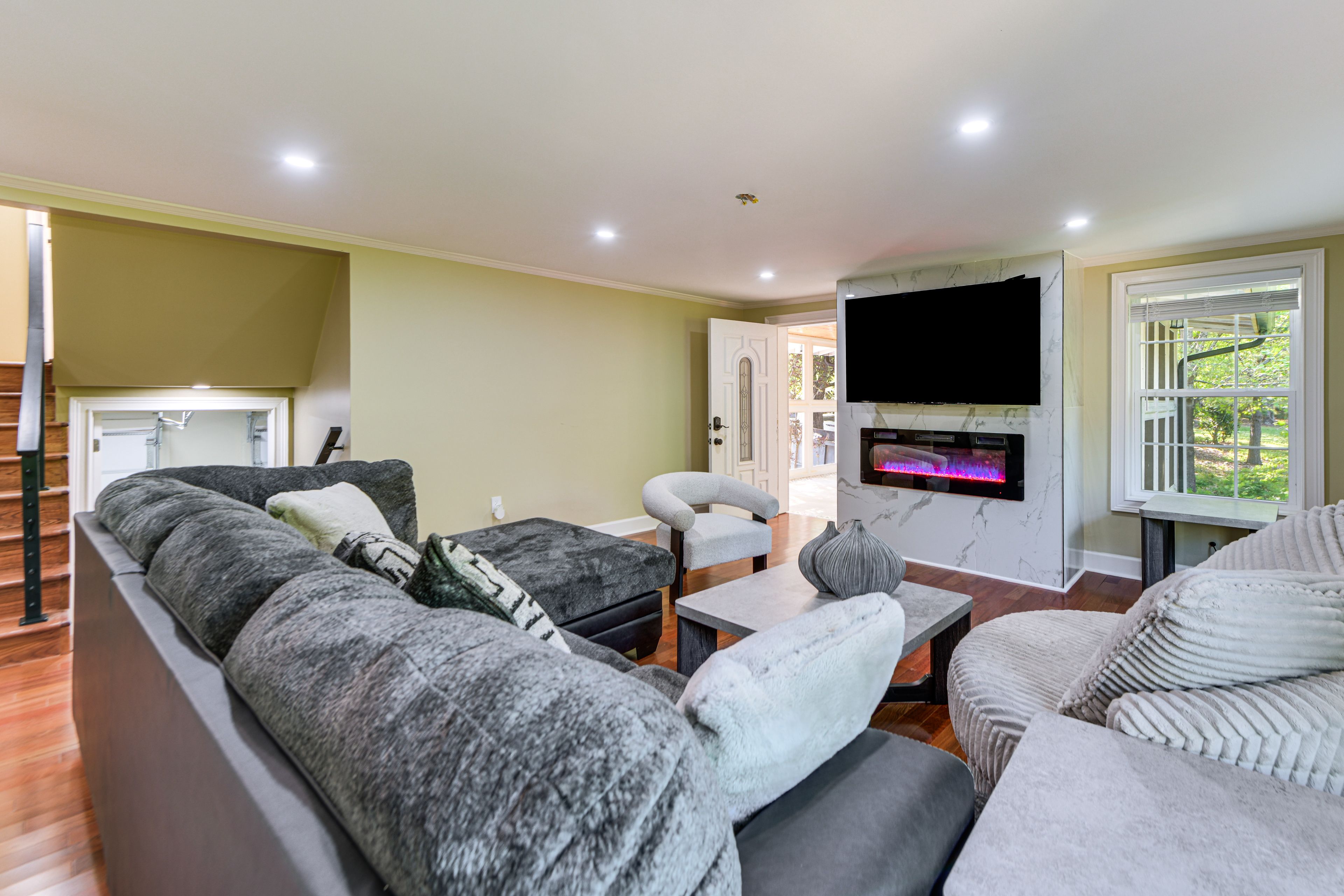 Americus Vacation Rental | 2BR | 2BA | 2,500 Sq Ft | Stairs Required