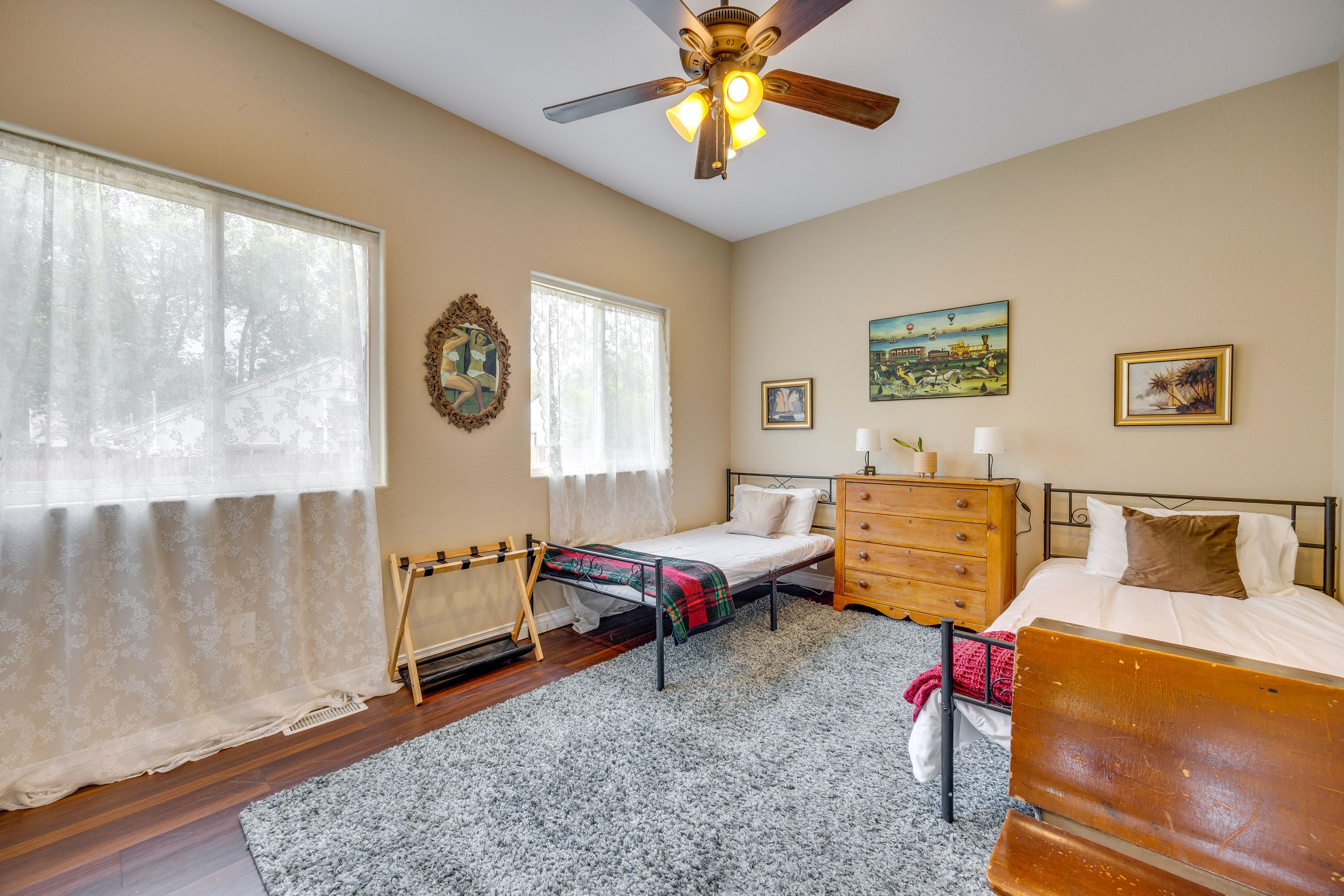 Bedroom 2 | 2 Twin Beds | 1st Floor