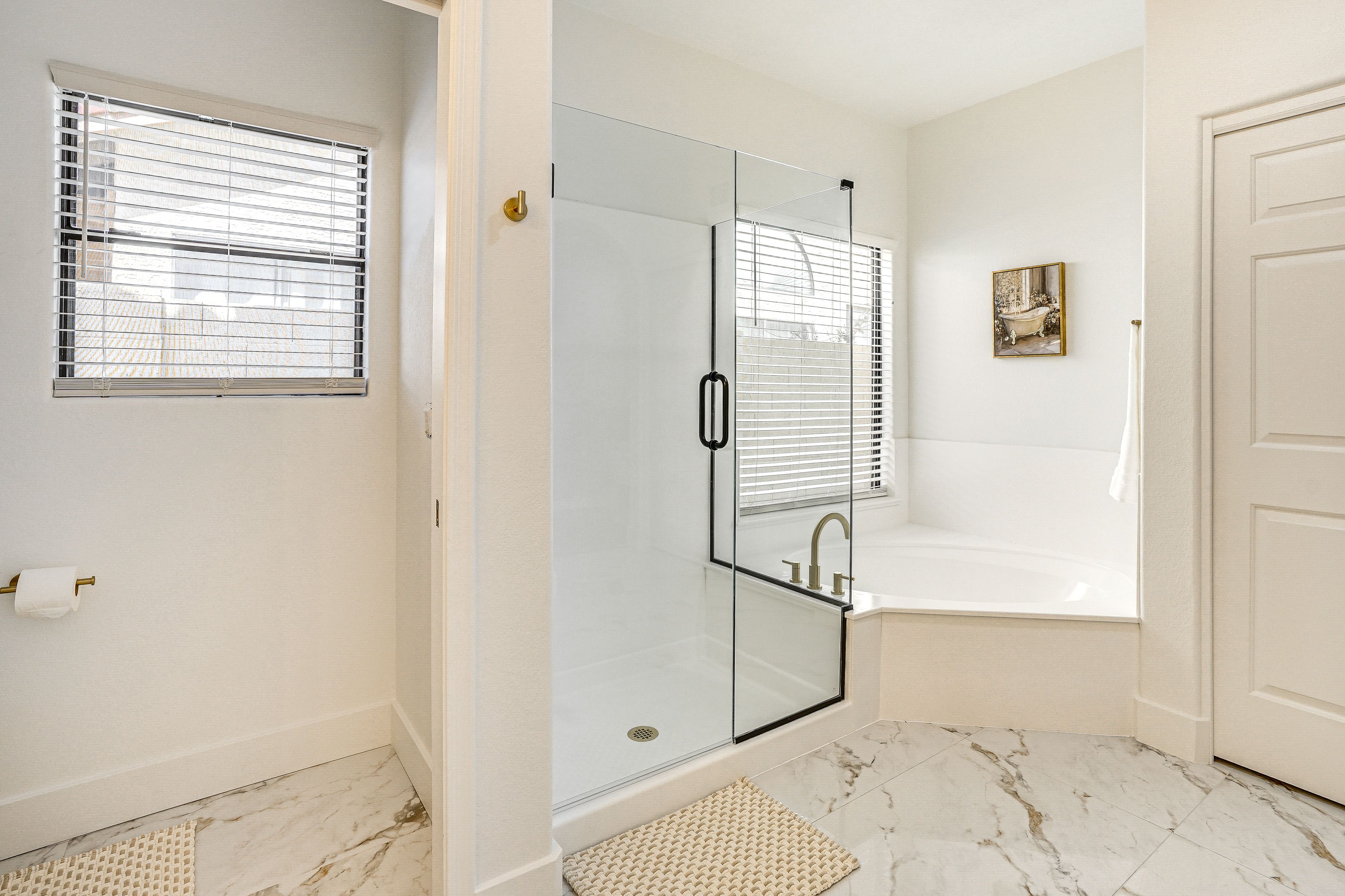 Full Bathroom | 1st Floor