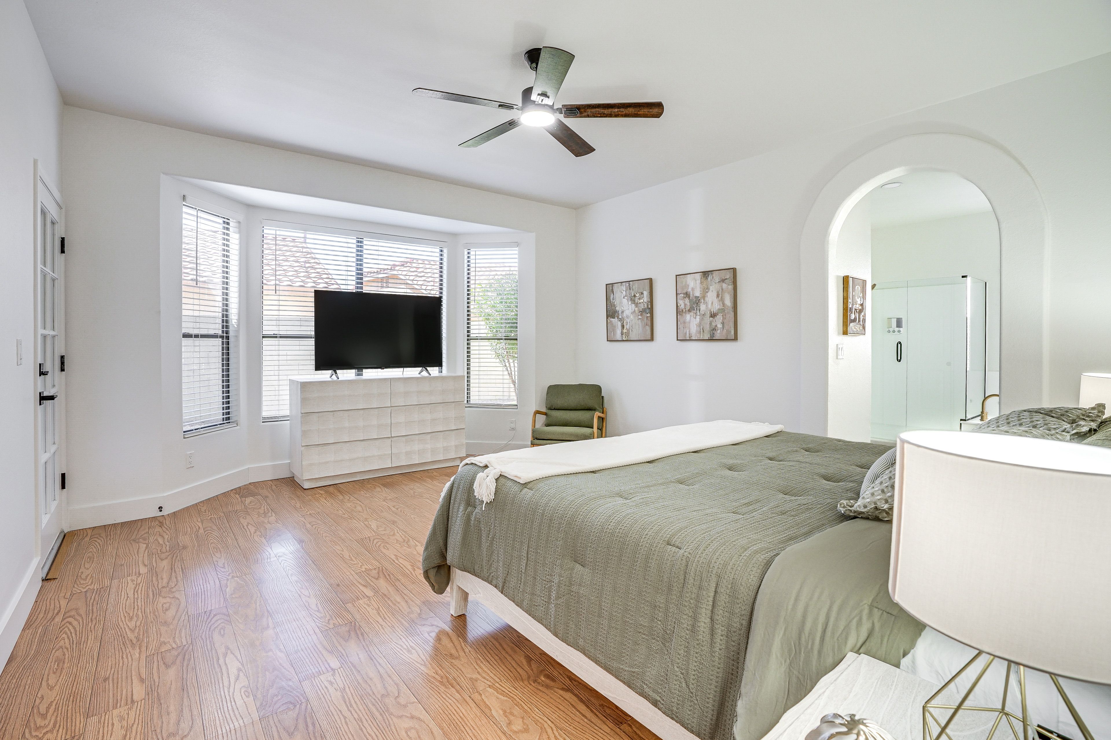 Bedroom 1 | King Bed | 1st Floor