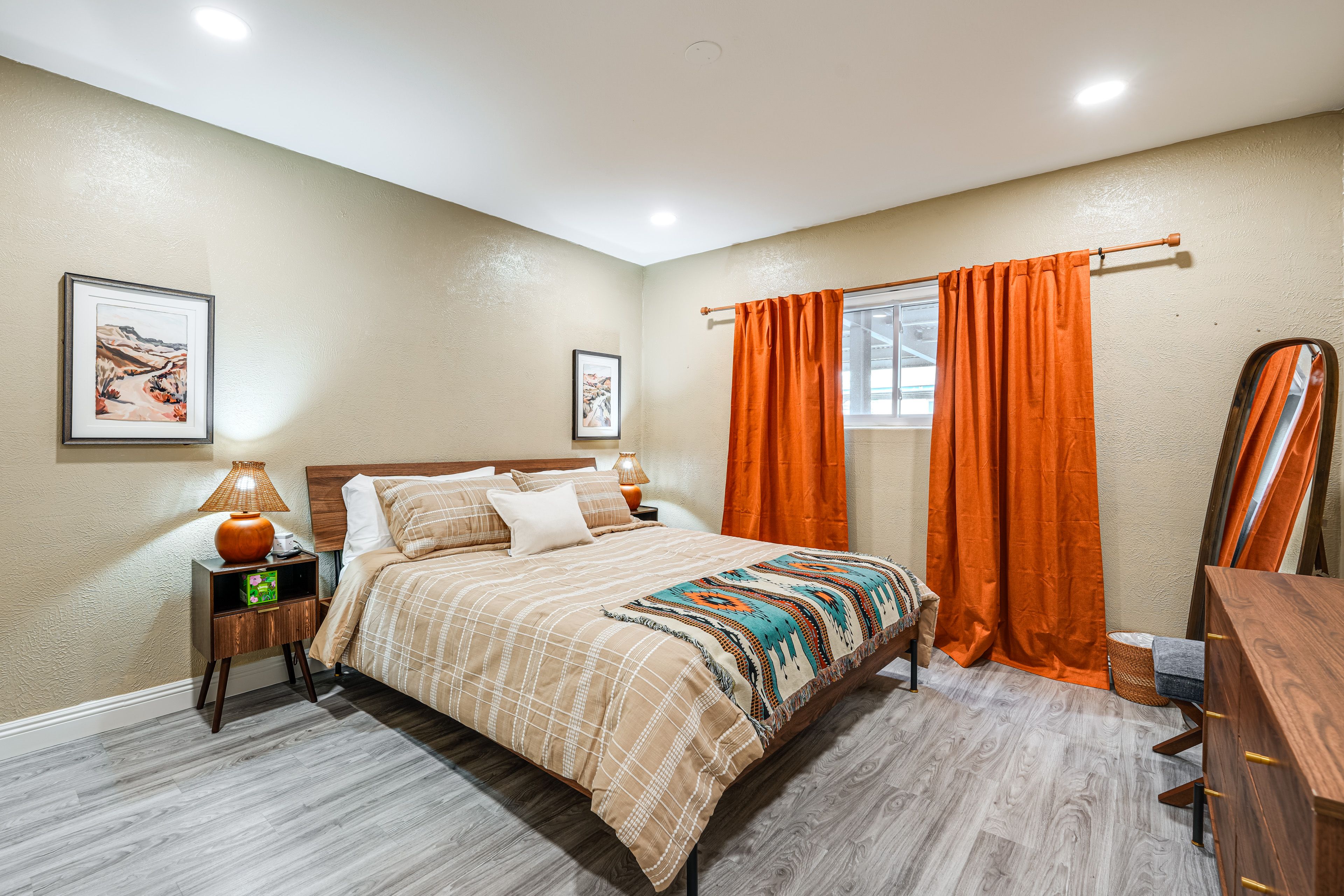 Bedroom 1 | King Bed