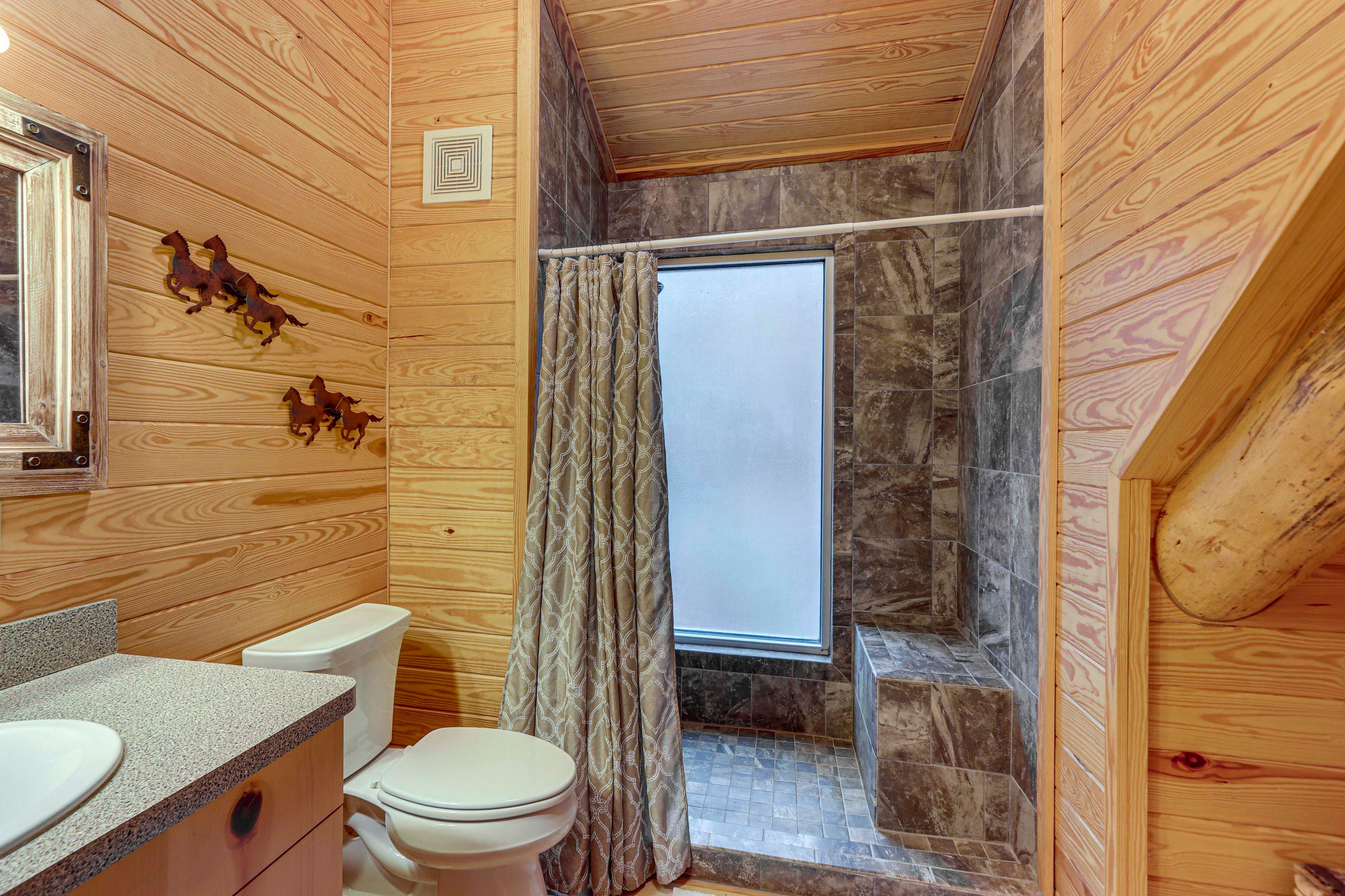 Full Bathroom | 2nd Floor