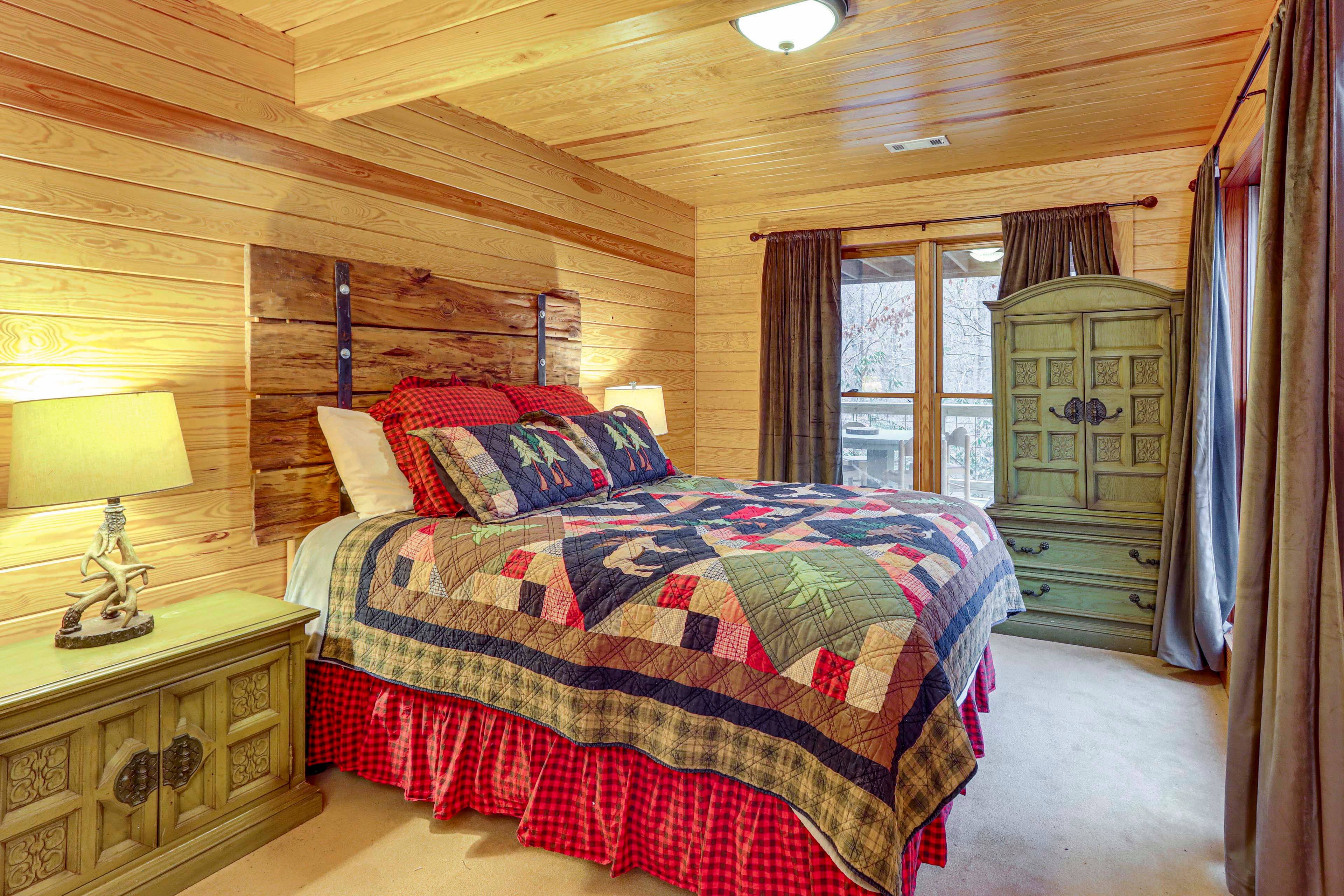 Bedroom 4 | Basement | Queen Bed