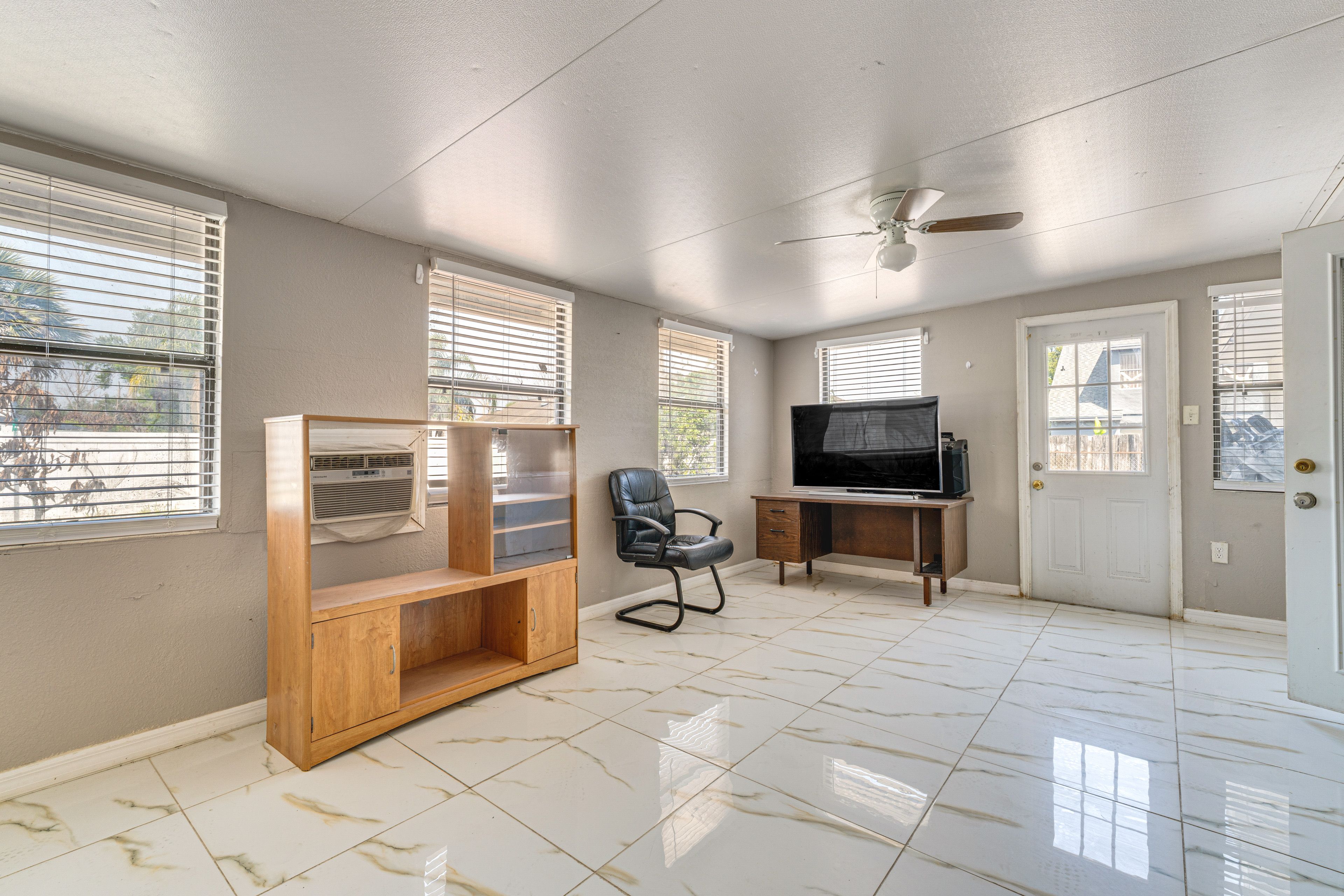 Office | Dedicated Workspace