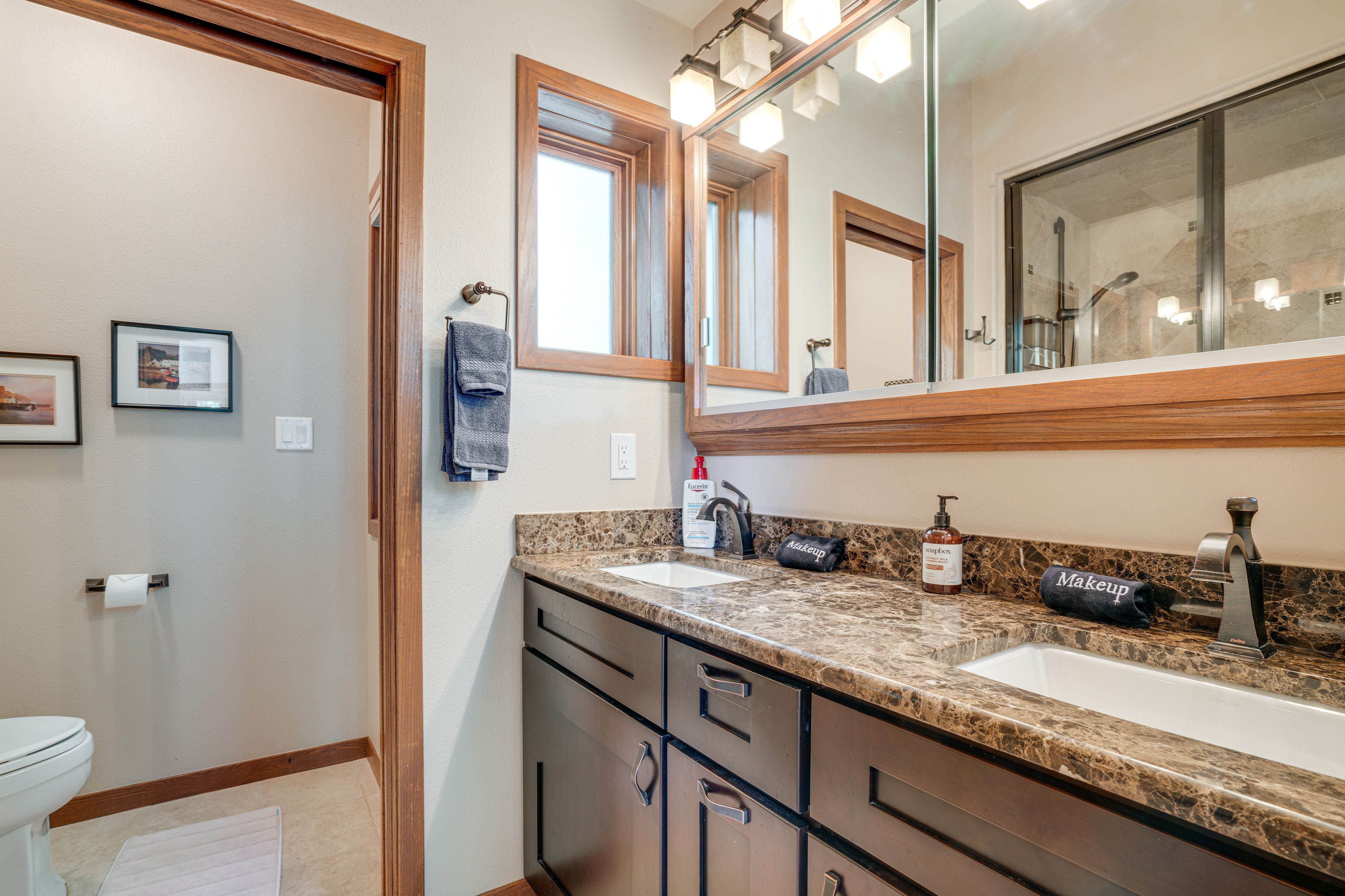 Full Bathroom | 2nd Floor