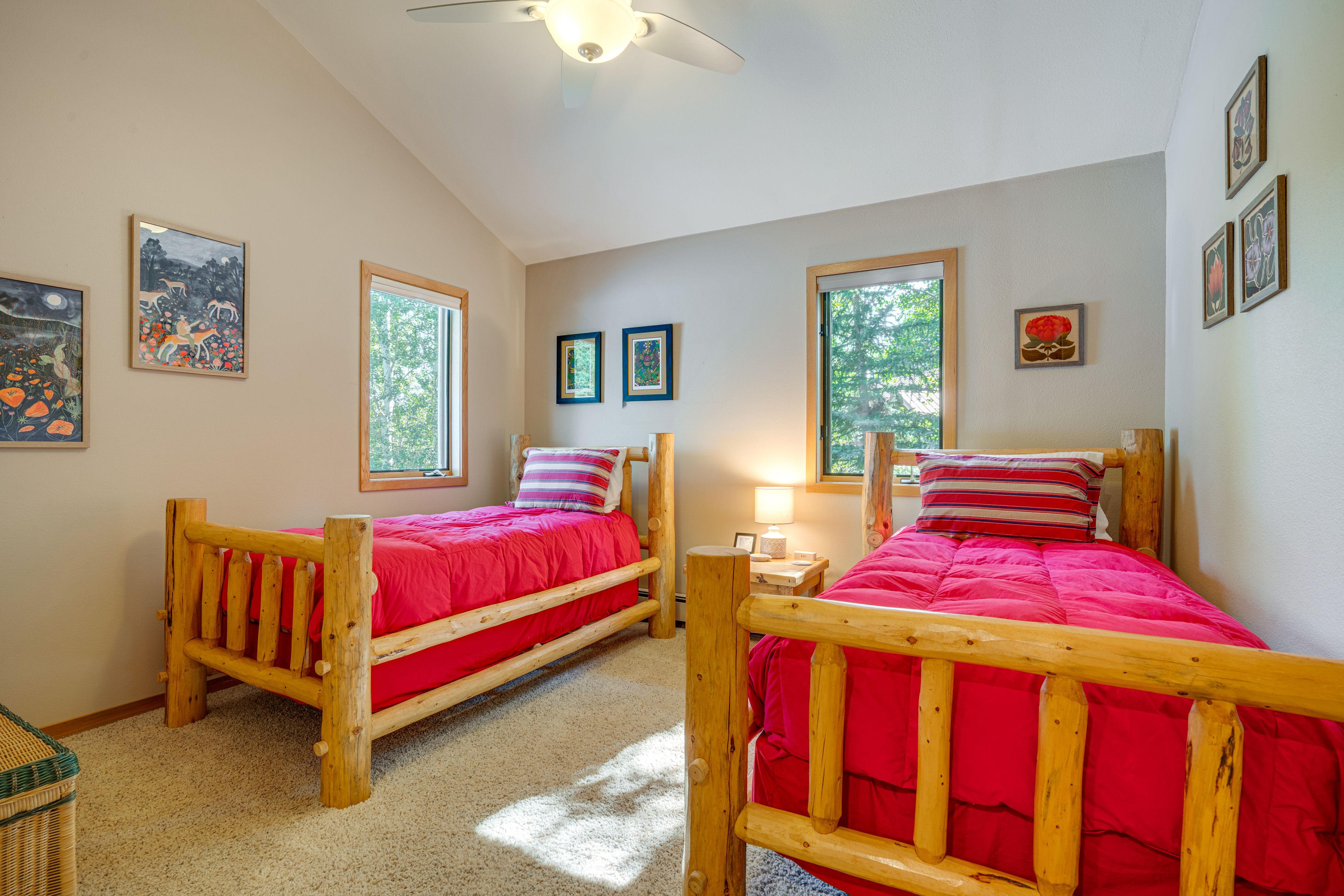 Bedroom 5 | 2 Twin Bed | 2nd Floor