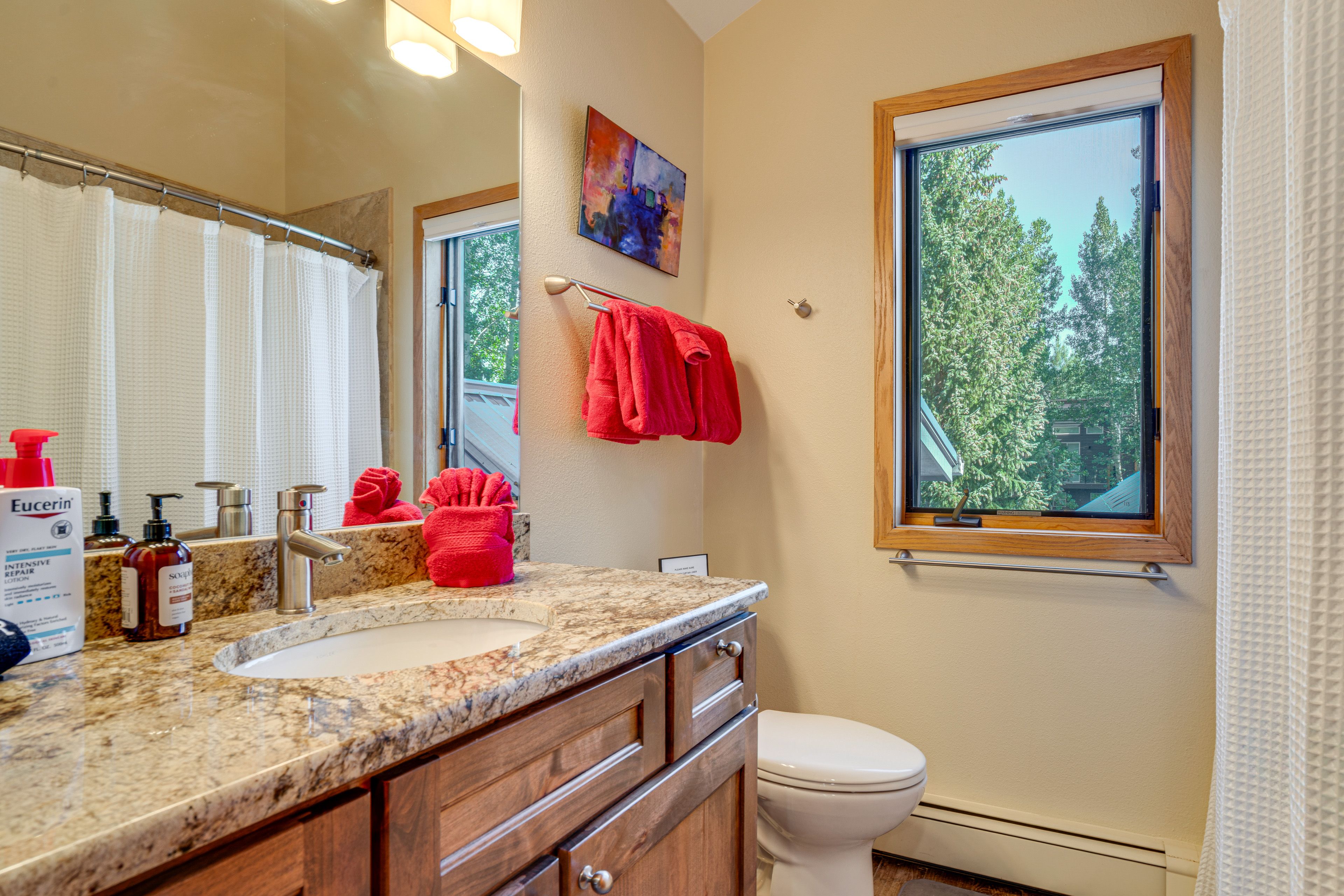 Full Bathroom | 2nd Floor